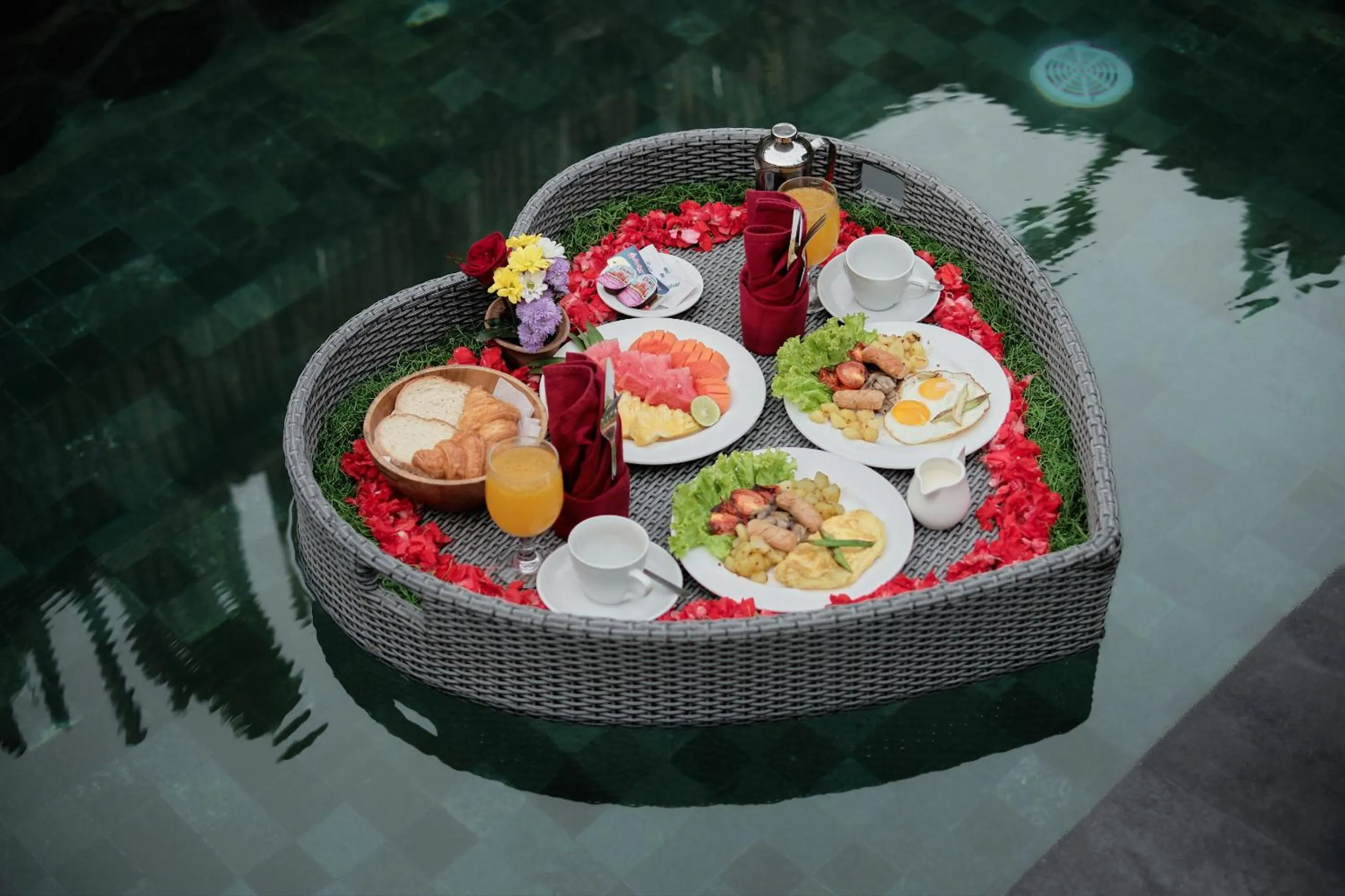 Food and drinks in Pratiwi Ubud Villa