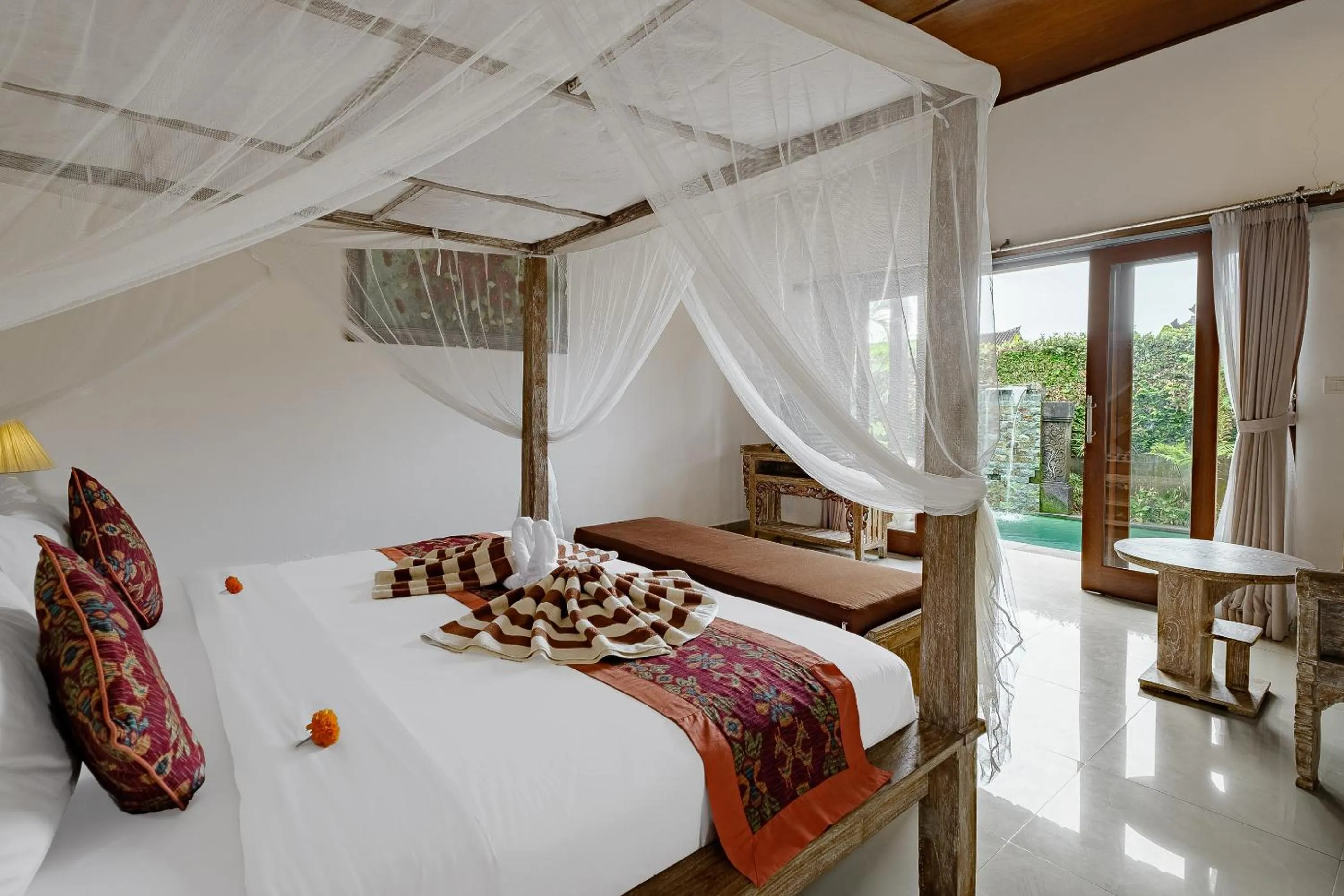 Bed in Pratiwi Ubud Villa