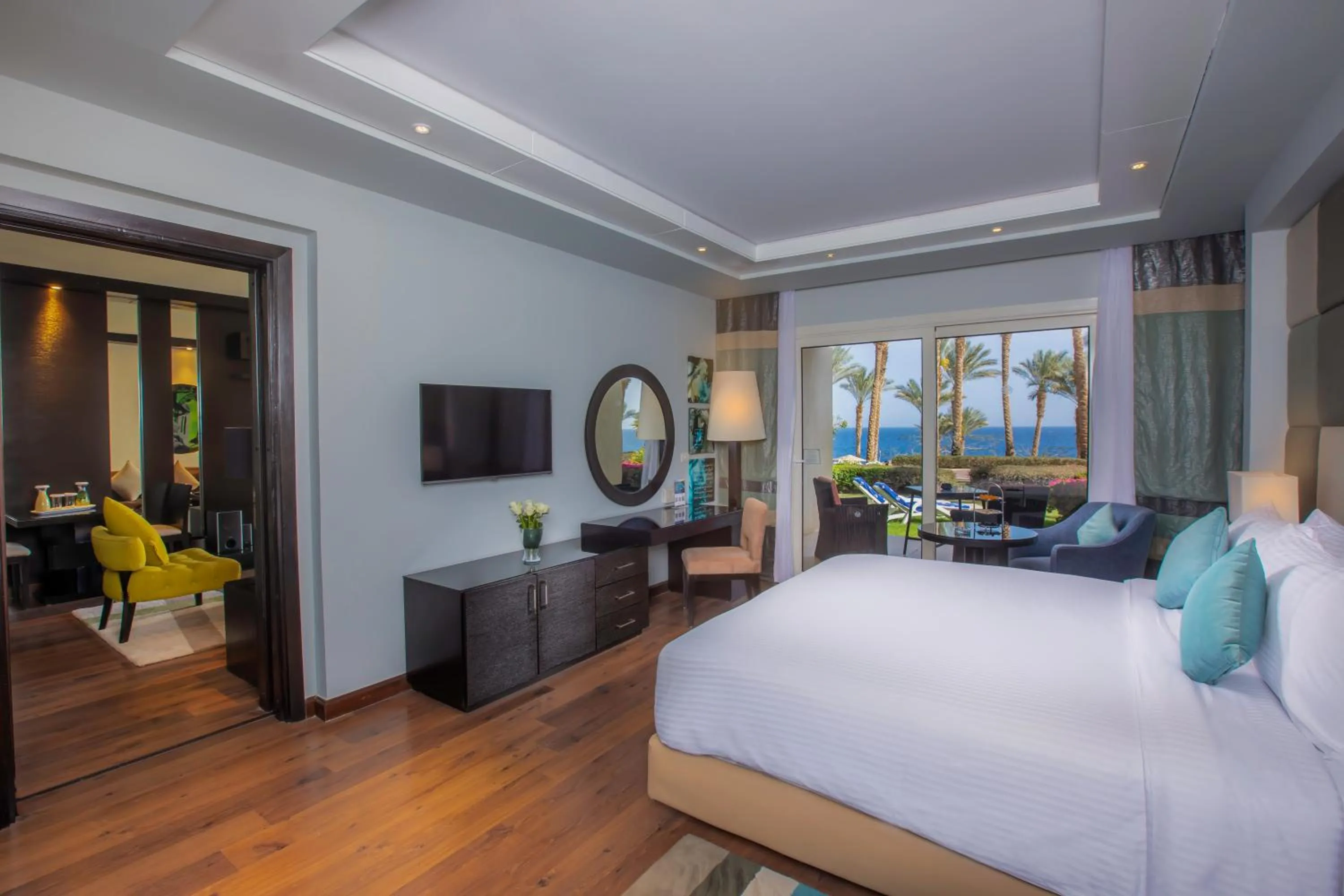 View (from property/room), Bed in Grand Rotana Resort & Spa