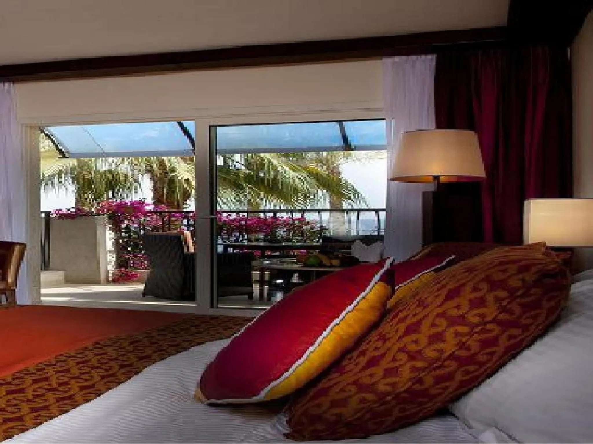Photo of the whole room, Bed in Grand Rotana Resort & Spa