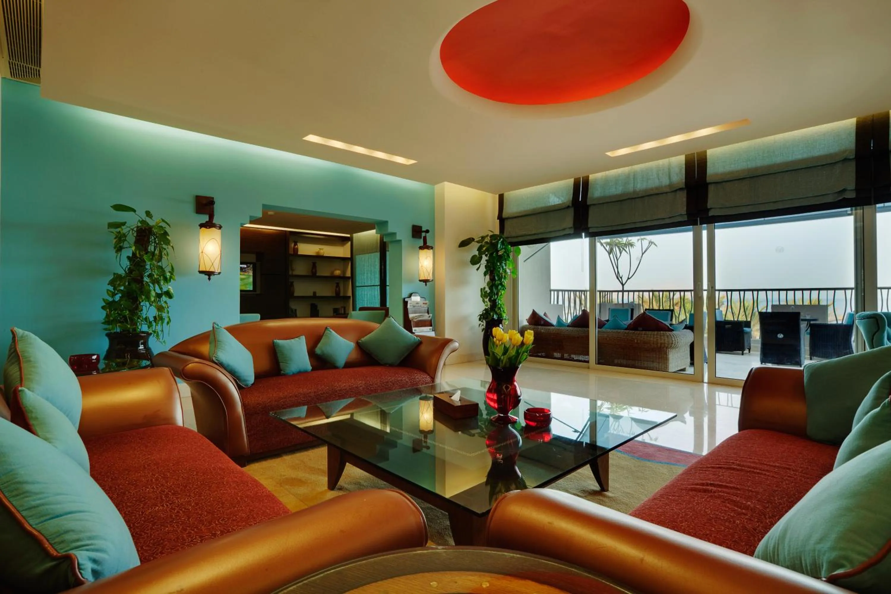 Lounge or bar in Grand Rotana Resort & Spa