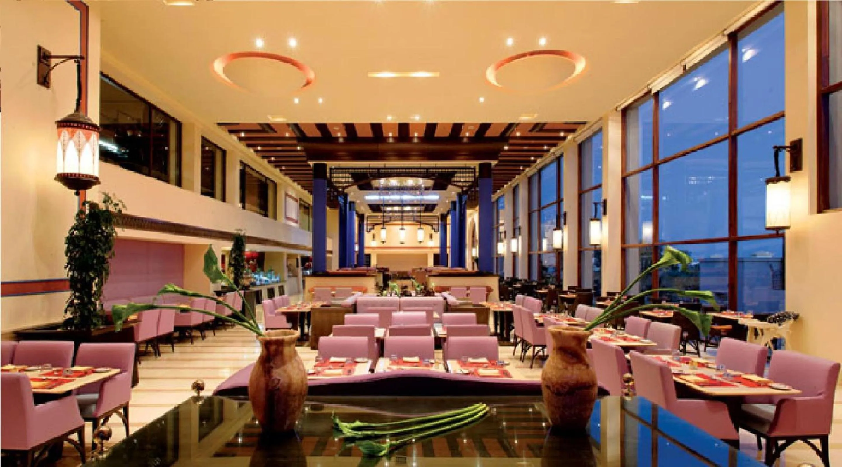 Restaurant/places to eat in Grand Rotana Resort & Spa