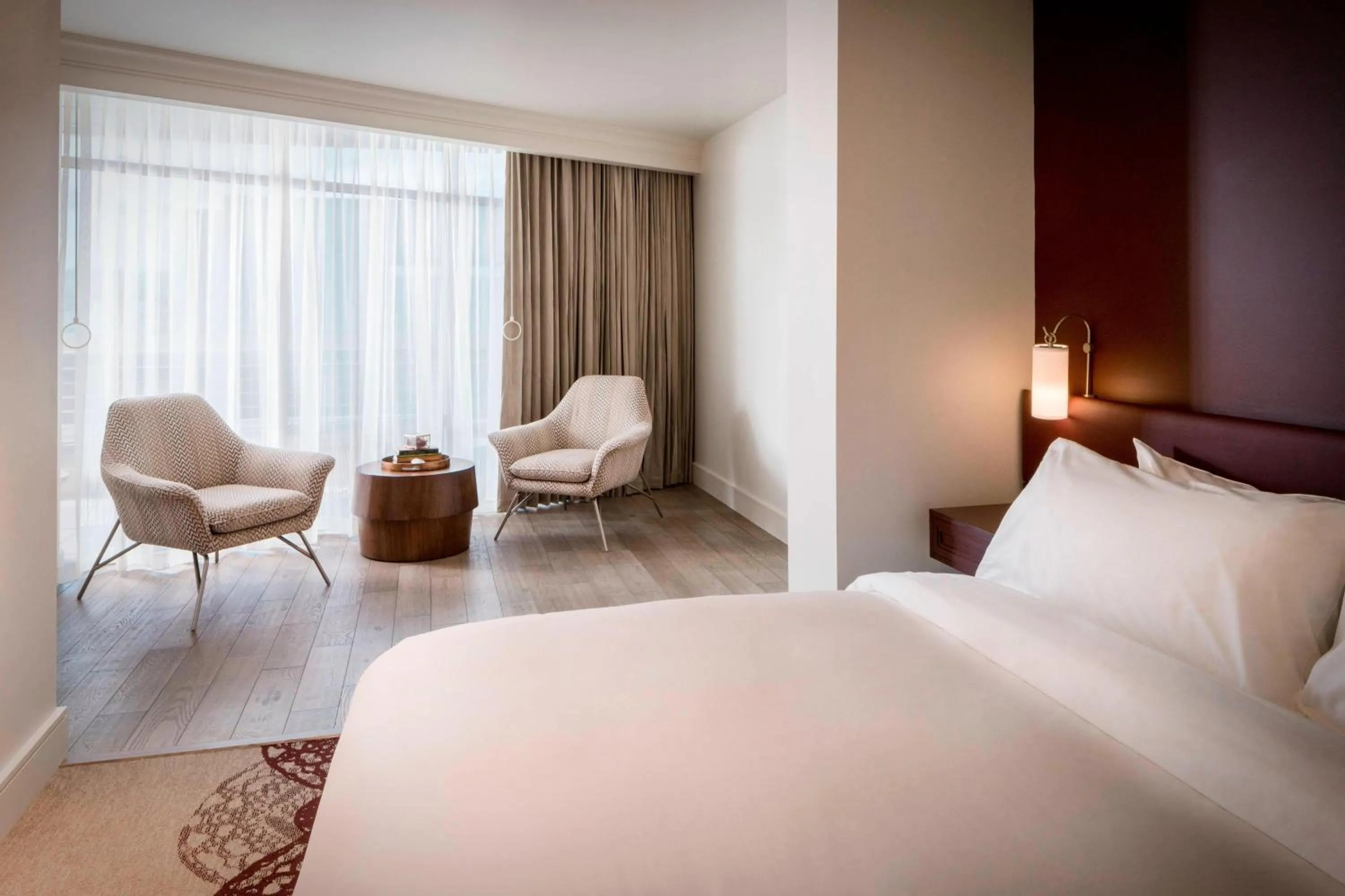 Bedroom, Bed in The Elizabeth Hotel, Autograph Collection