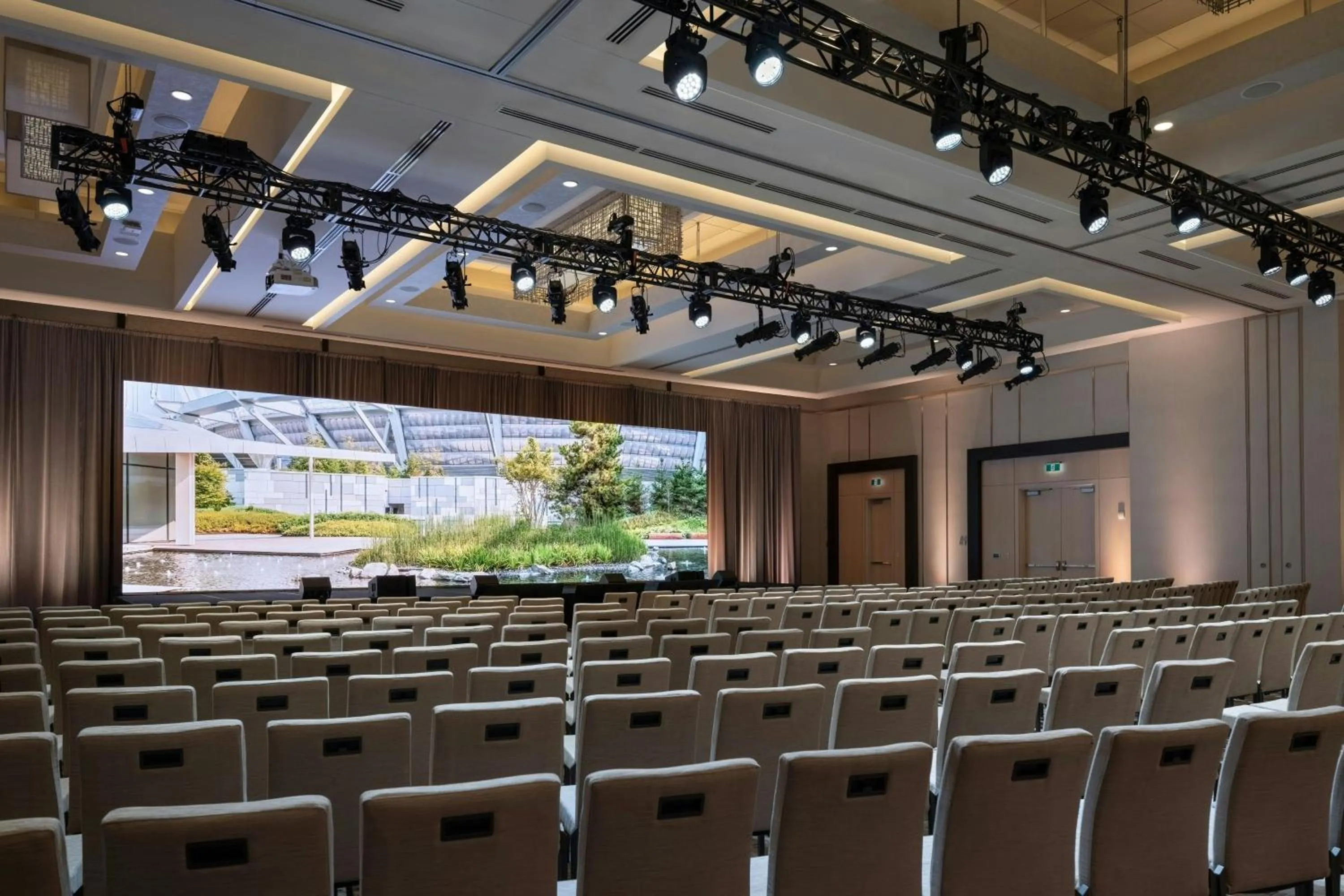 Meeting/conference room in JW Marriott Parq Vancouver