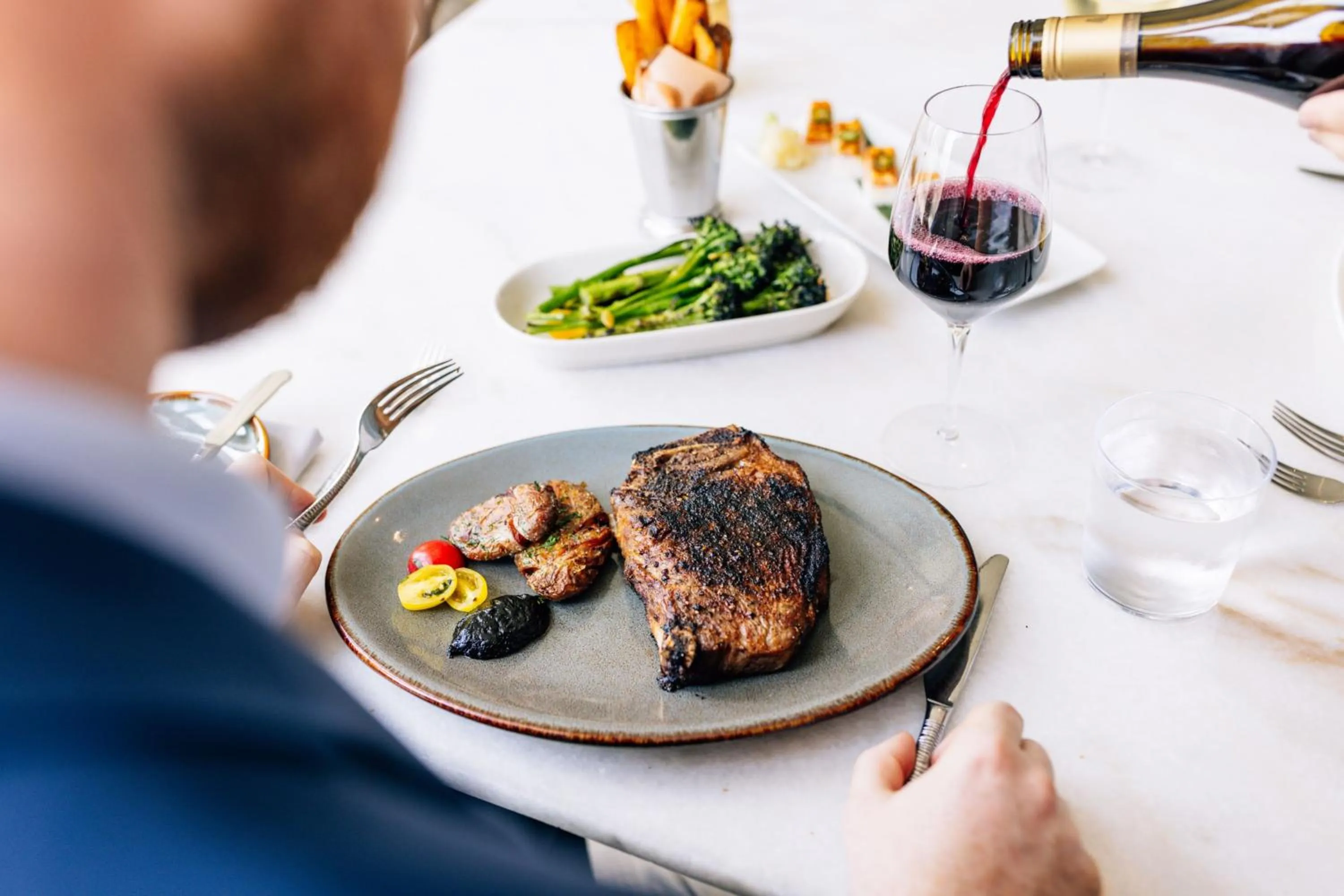 Restaurant/places to eat in the DOUGLAS, Autograph Collection