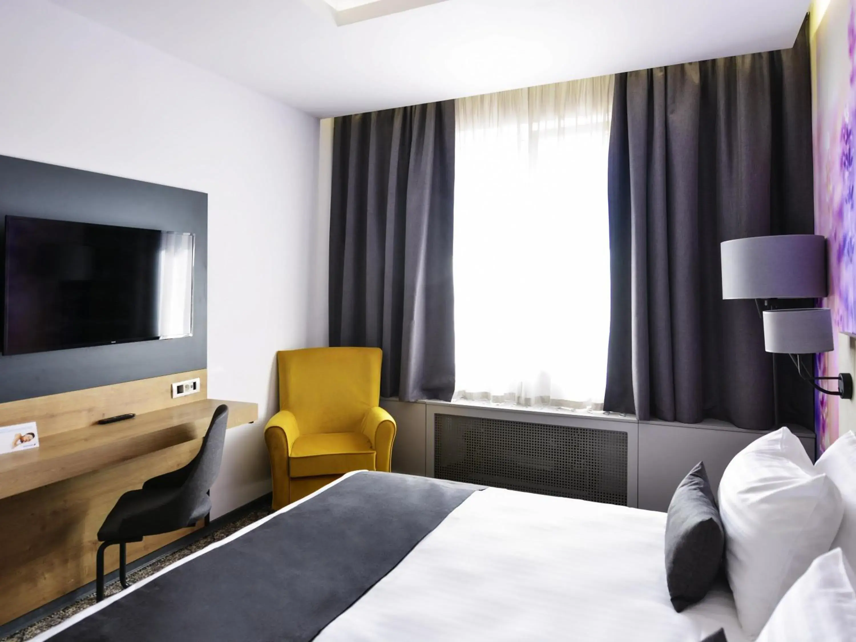 Bedroom, Bed in Mercure Medias Binderbubi Hotel And Spa Bedroom, Bed in Mercure Medias Binderbubi Hotel And Spa