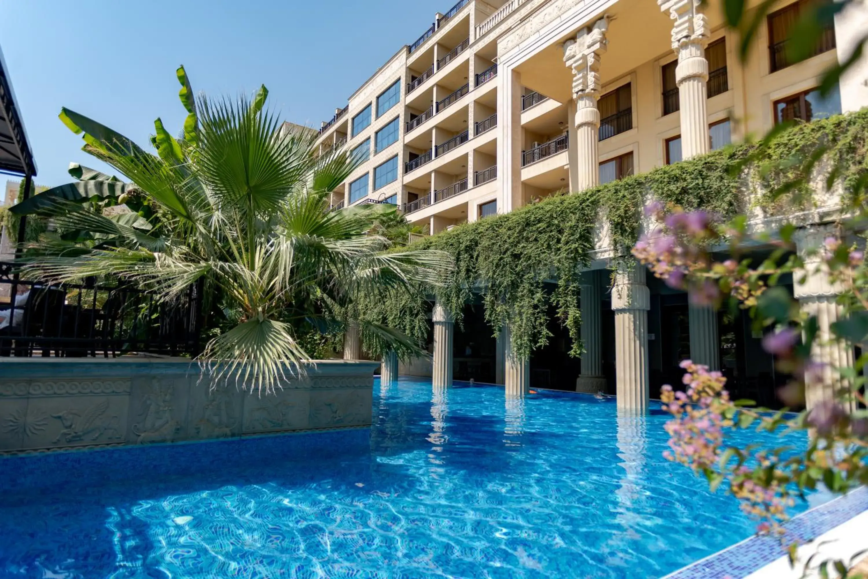 Property building in Argisht Partez Hotel ALL INCLUSIVE & BEACH BAR REBLS Property building in Argisht Partez Hotel ALL INCLUSIVE & BEACH BAR REBLS