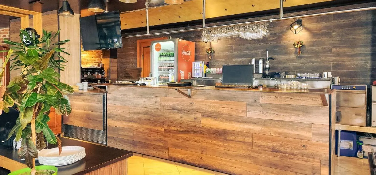 Restaurant/places to eat in Royal View Hotel and SPA