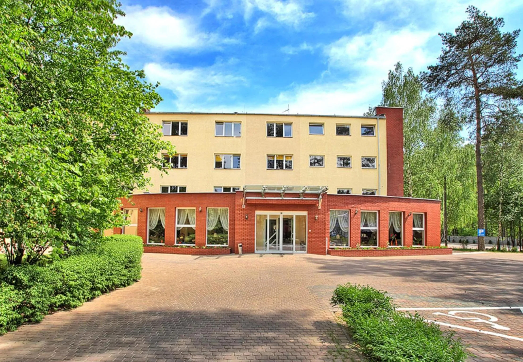 Facade/entrance in Hotel Best Inn Bydgoszcz S5