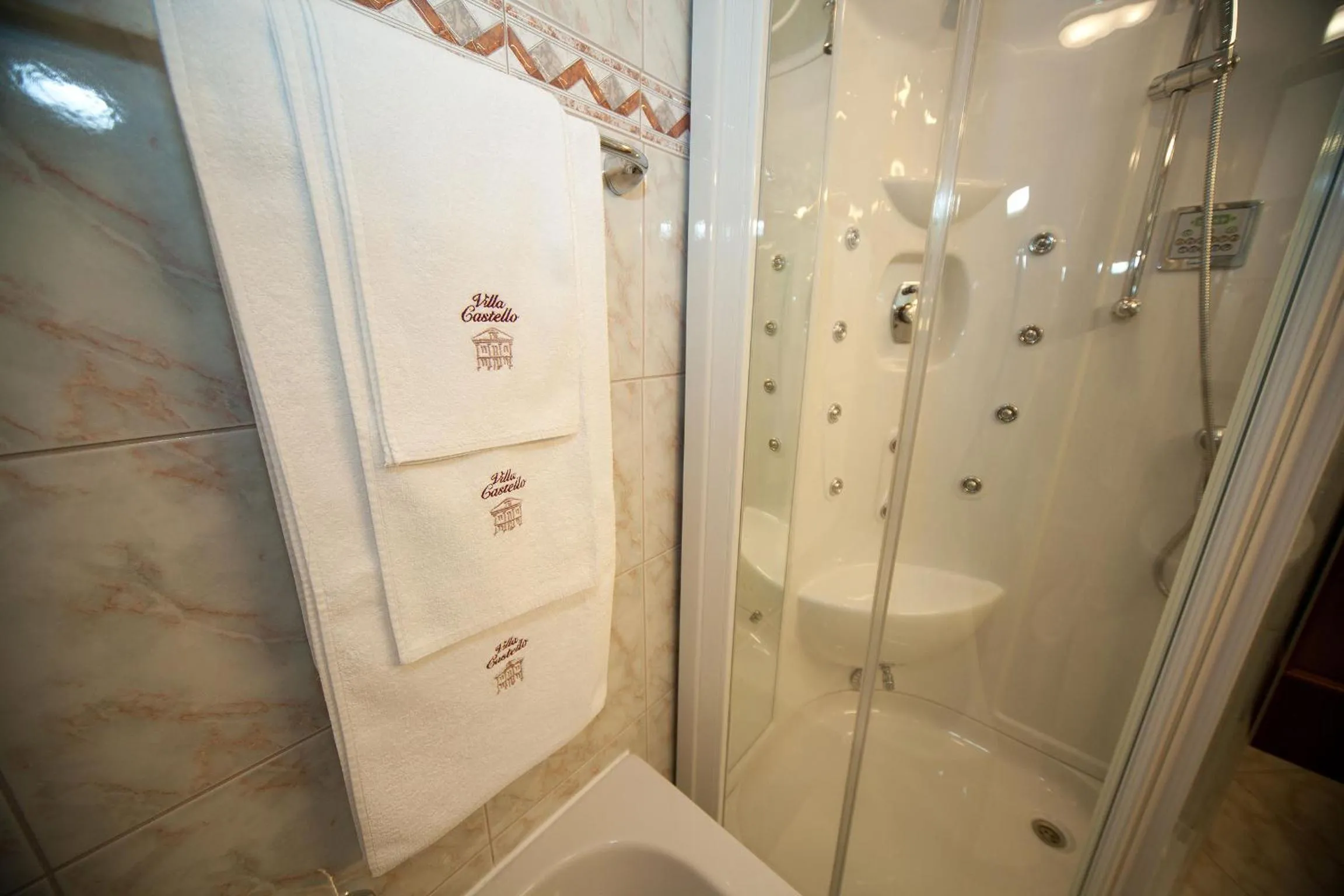 Shower in Apartments Villa Castello