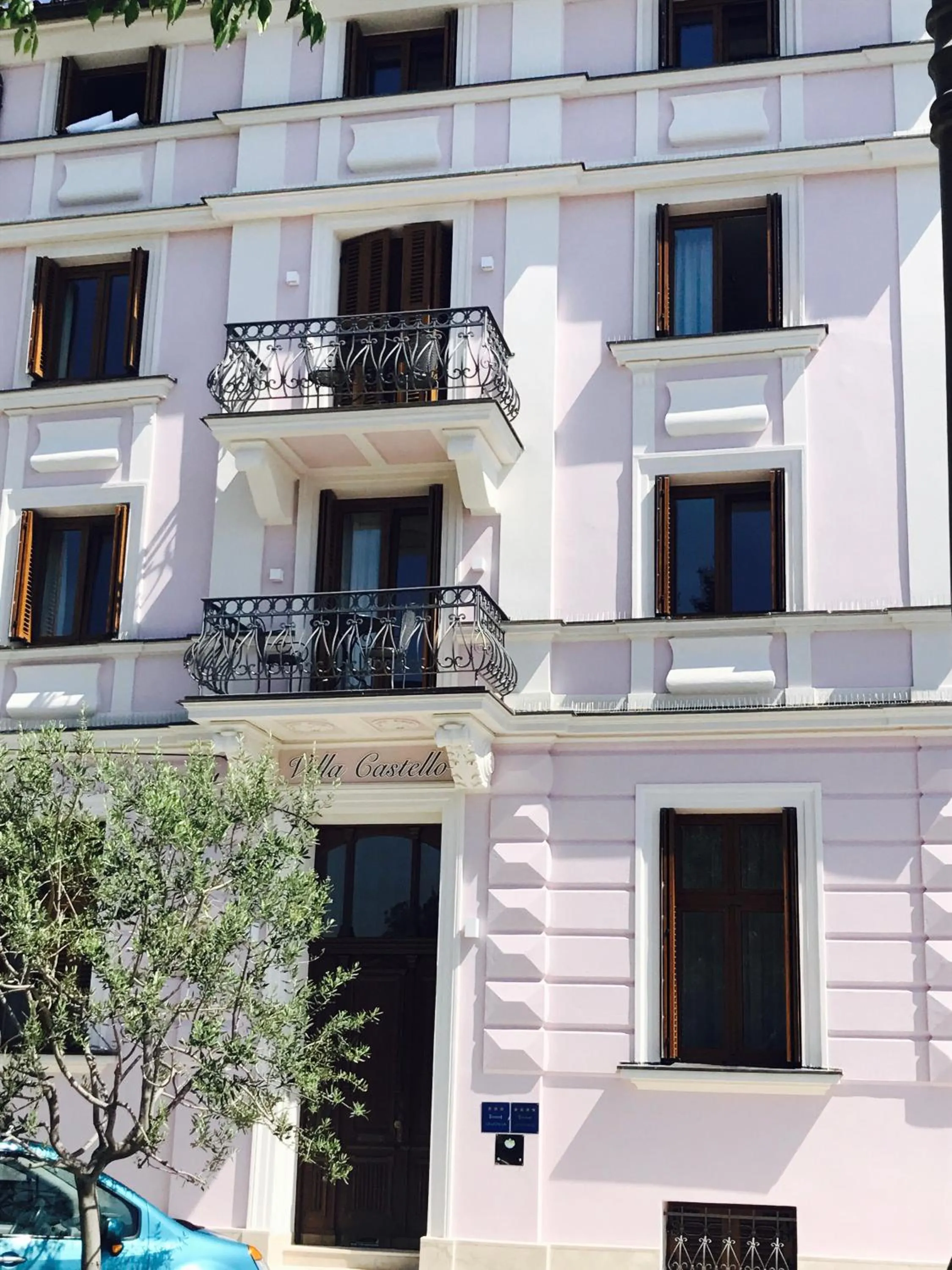 Facade/entrance in Apartments Villa Castello