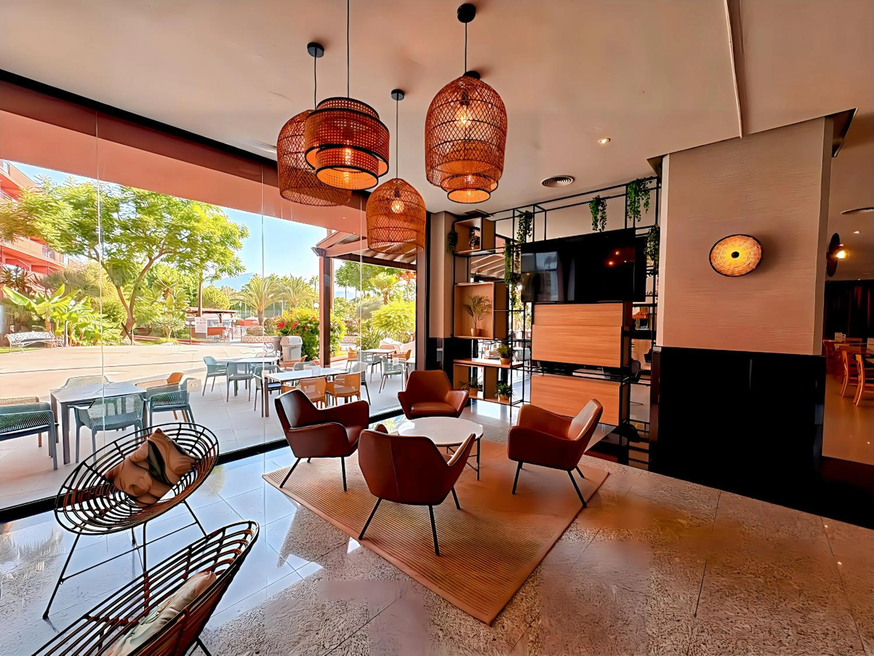 Communal lounge/ TV room in Fuengirola Beach Apartamentos Turísticos