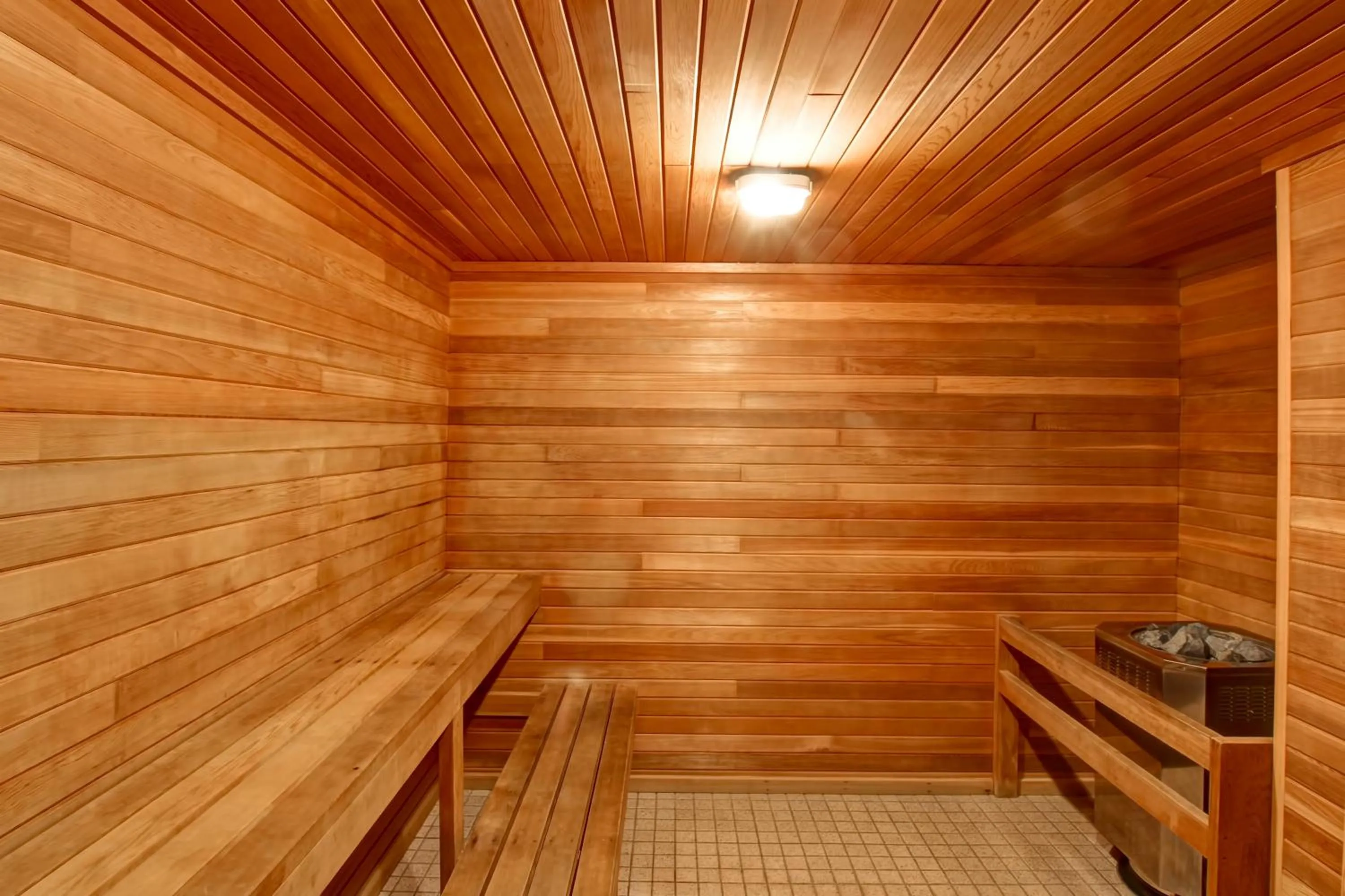 Fitness centre/facilities in Stanford Inn & Suites