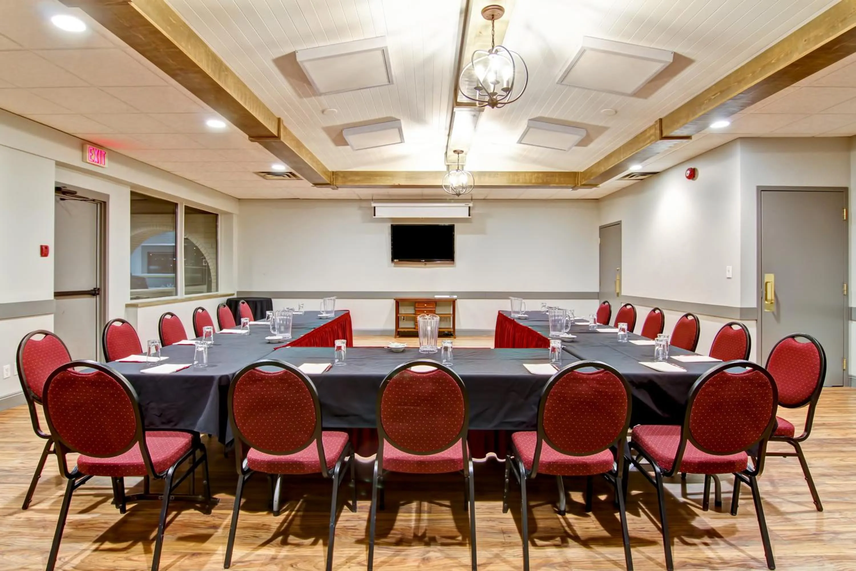 Banquet/Function facilities in Stanford Inn & Suites