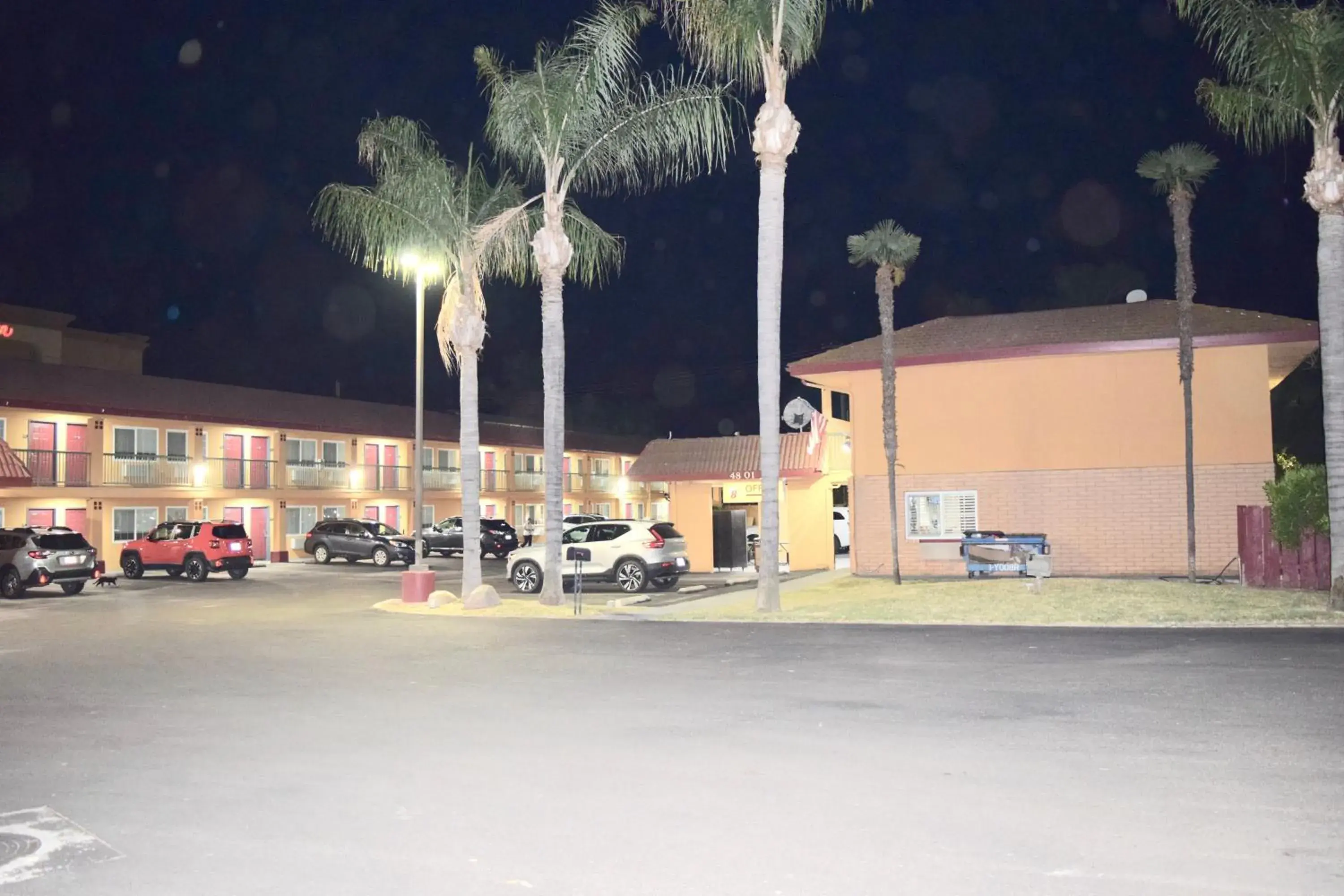 Property building in Super 8 by Wyndham Visalia Property building in Super 8 by Wyndham Visalia