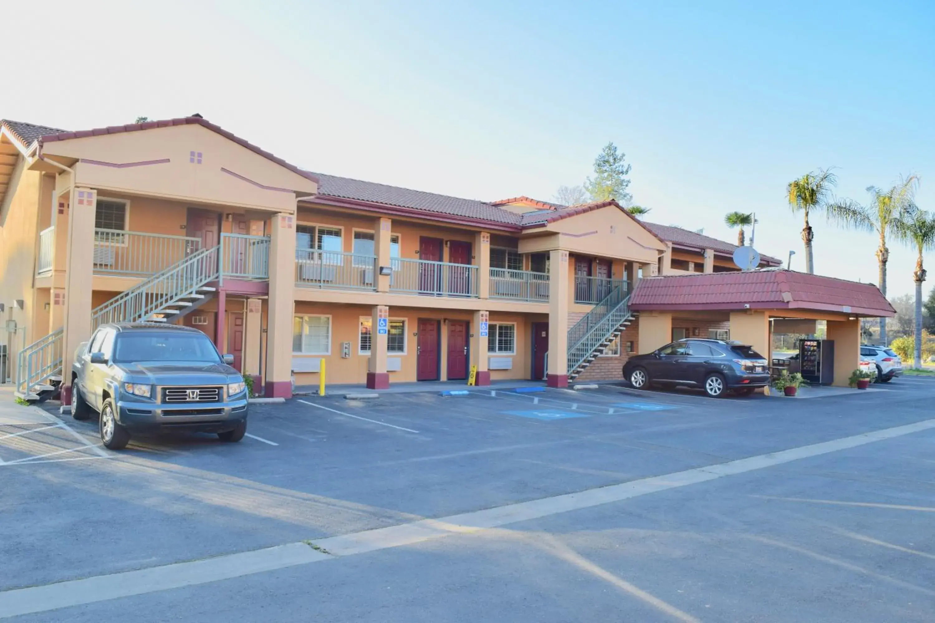 Property building in Super 8 by Wyndham Visalia Property building in Super 8 by Wyndham Visalia