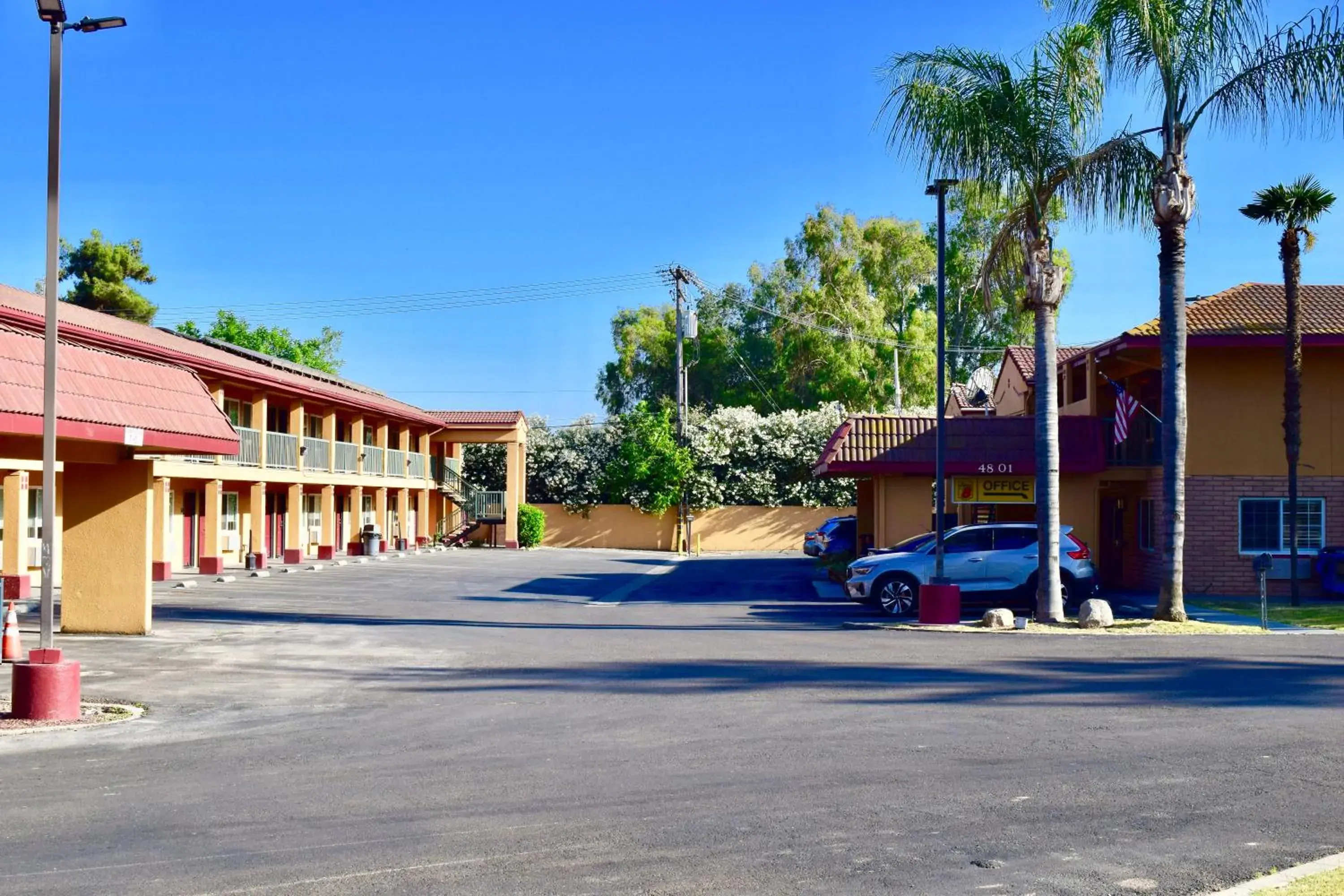 Property building in Super 8 by Wyndham Visalia Property building in Super 8 by Wyndham Visalia