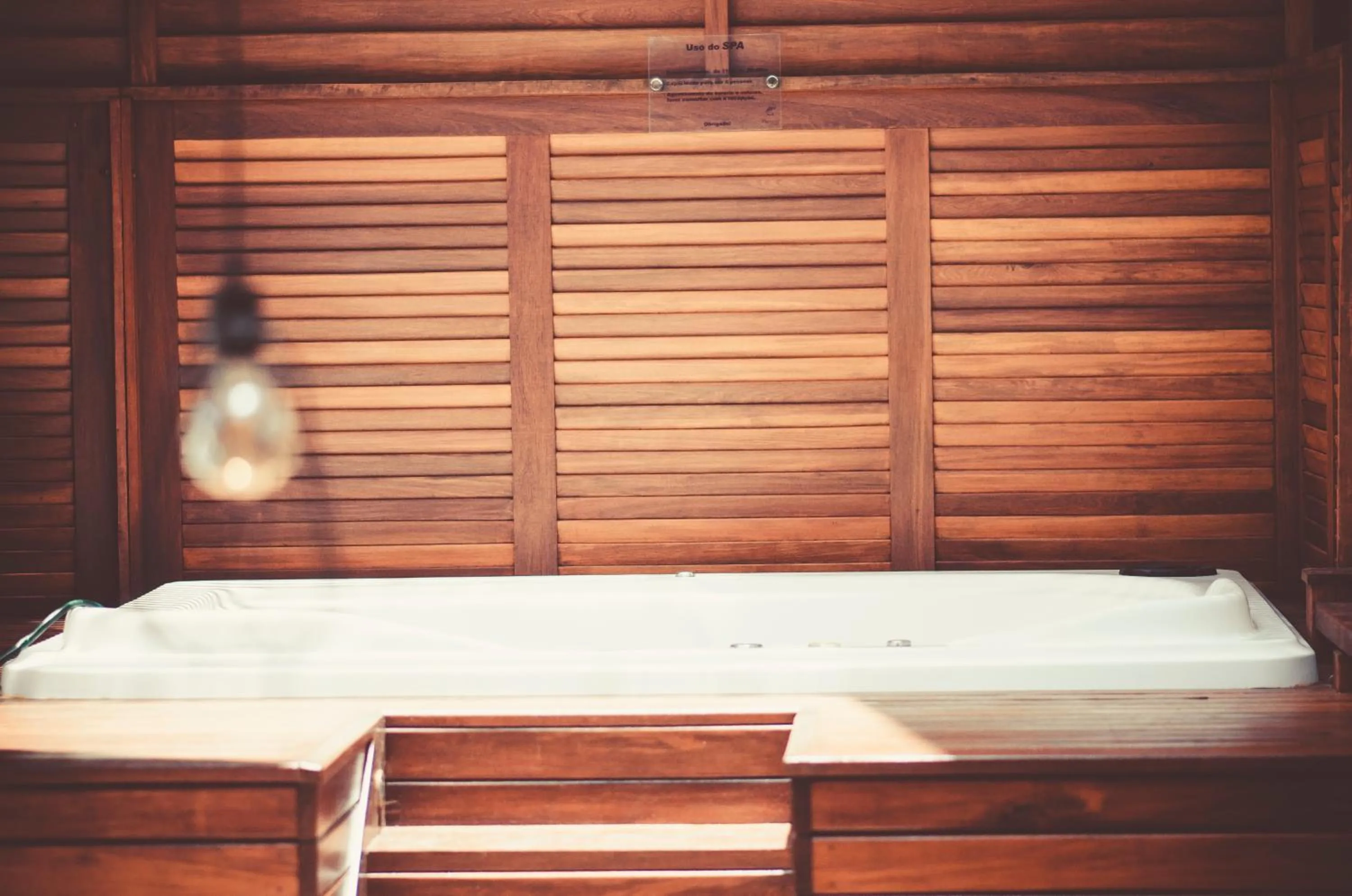 Hot Tub, Bed in Pousada Mareia