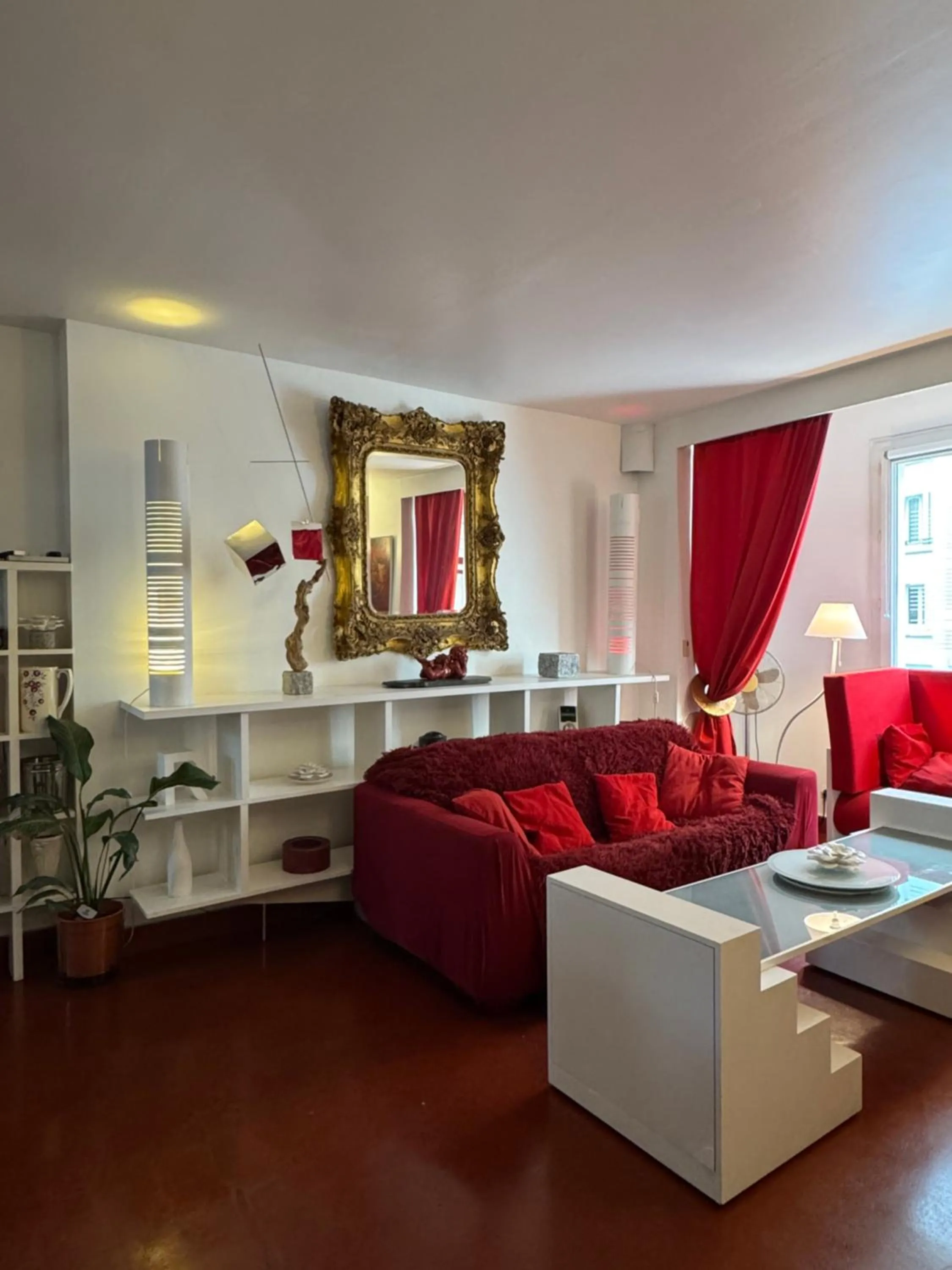 Living room in Red Flat Paris
