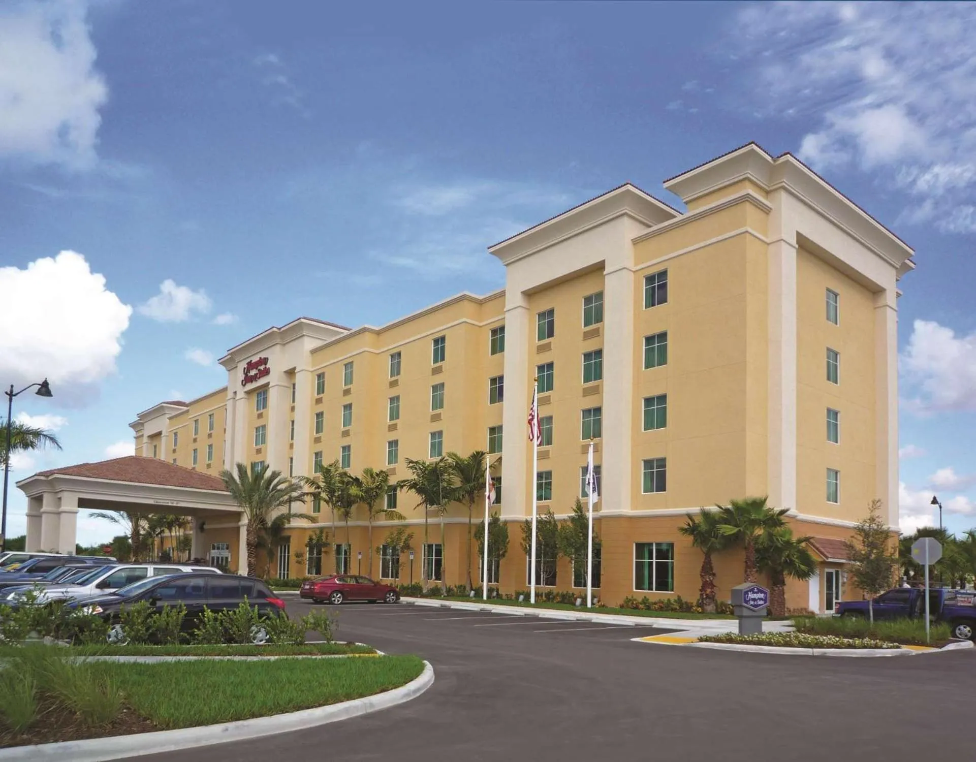 Property building in Hampton Inn & Suites Homestead Miami South