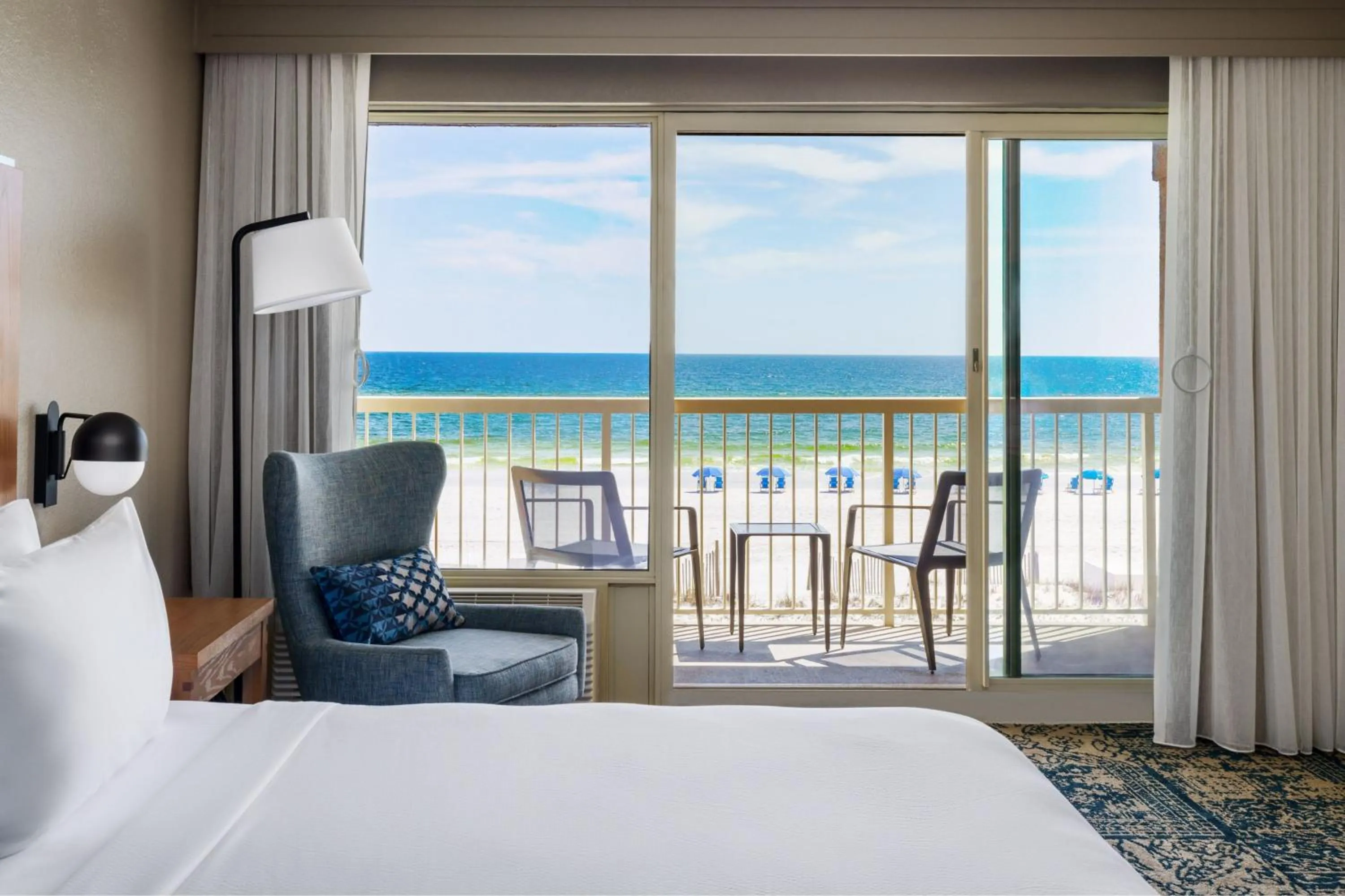 Beach, Bed in Four Points by Sheraton Destin - Fort Walton Beach