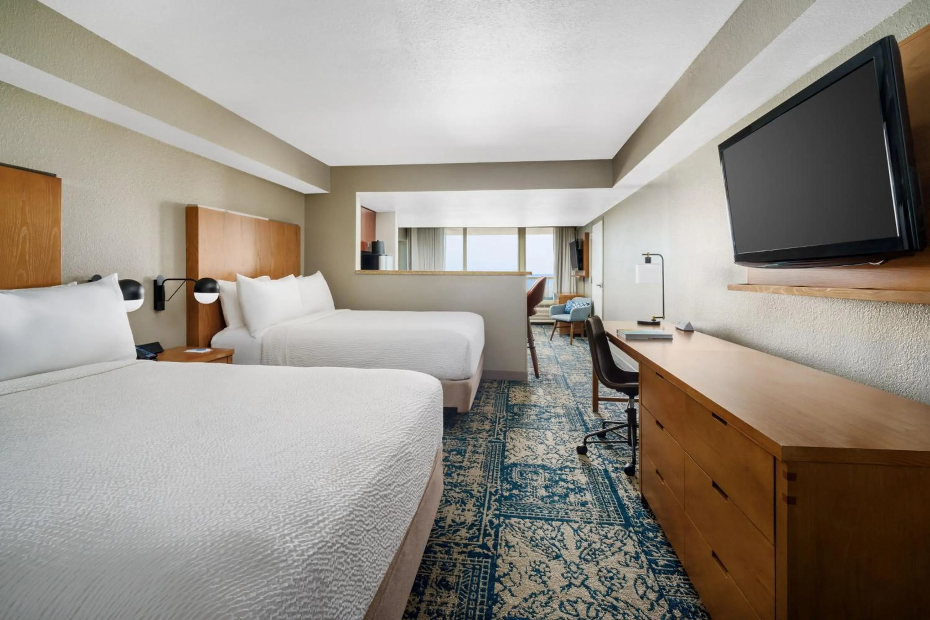 Beach, Bed in Four Points by Sheraton Destin - Fort Walton Beach