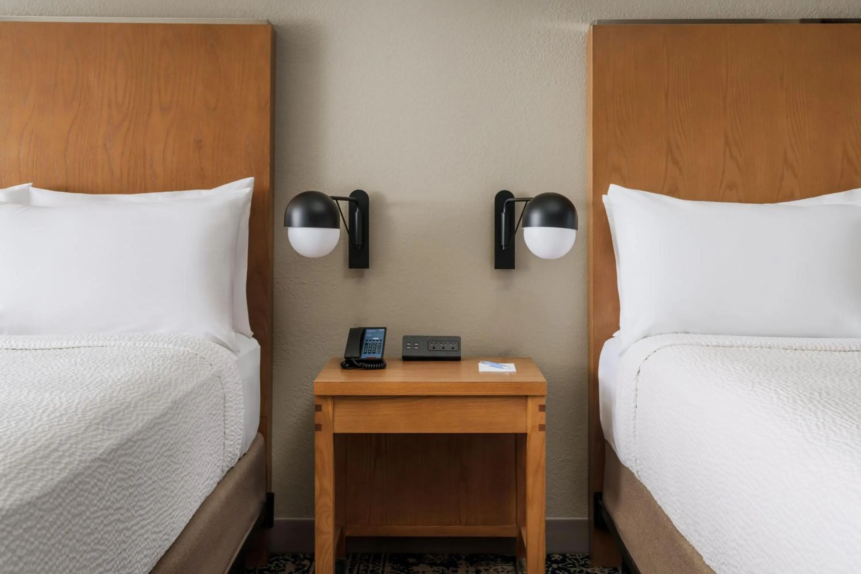 Photo of the whole room, Bed in Four Points by Sheraton Destin - Fort Walton Beach