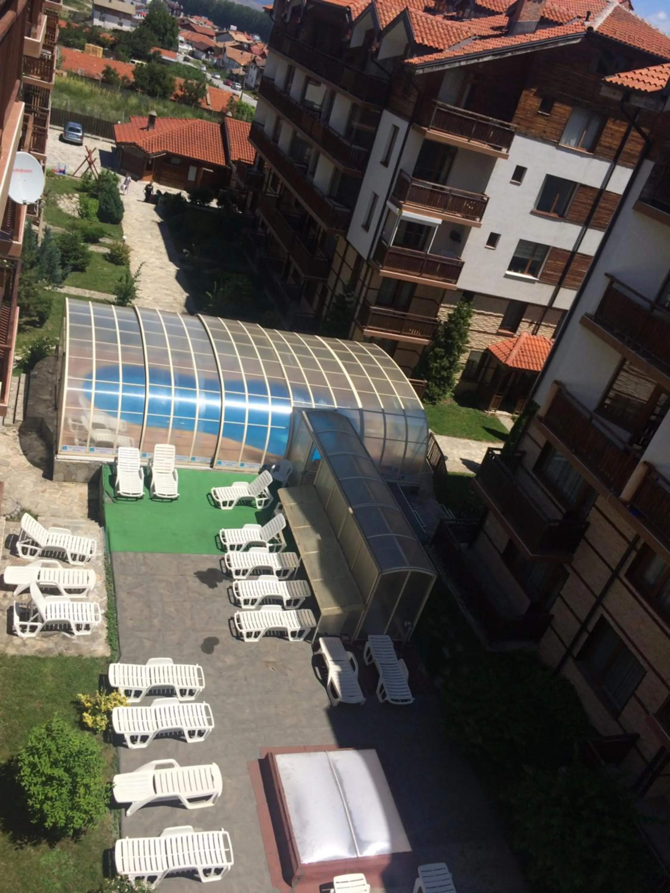 Swimming pool in Apartments Four Leaf Clover Bansko to rent