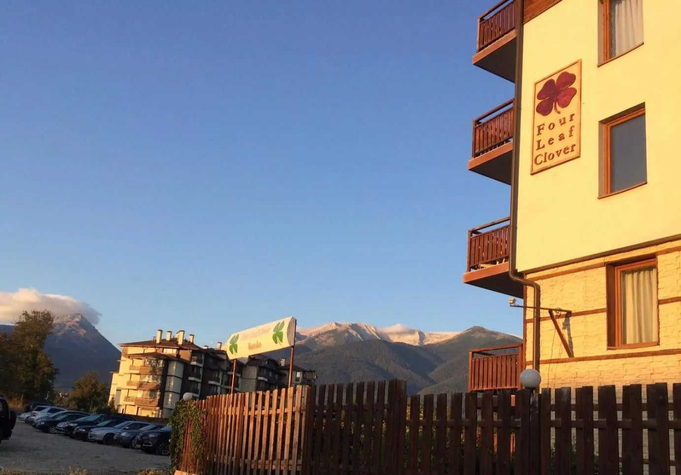 Facade/entrance in Apartments Four Leaf Clover Bansko to rent