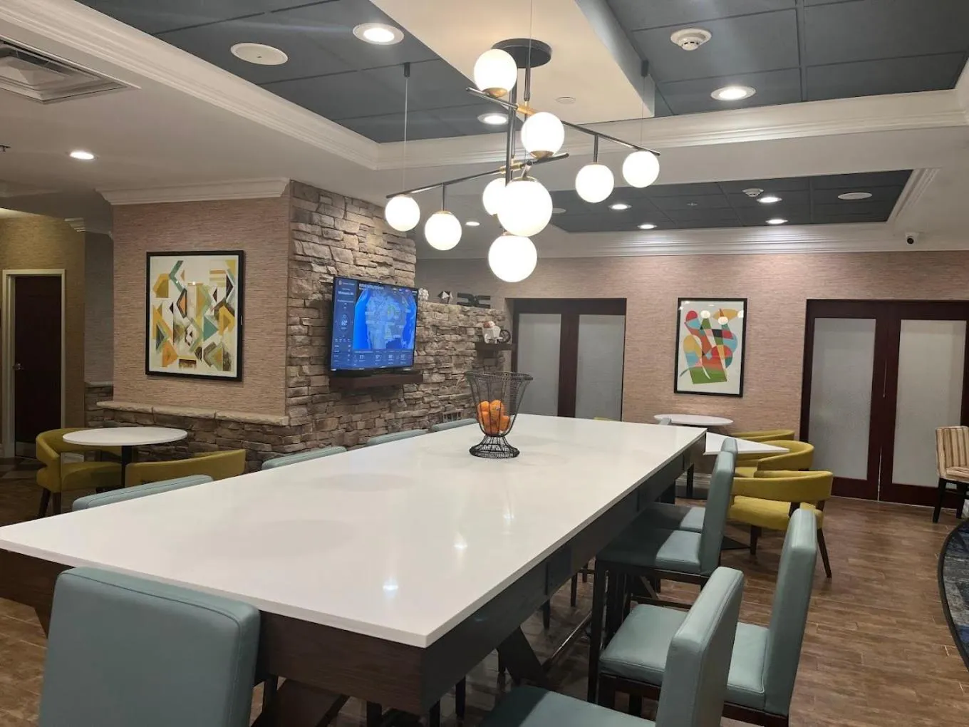 Restaurant/places to eat in Hampton Inn Atlanta-Canton