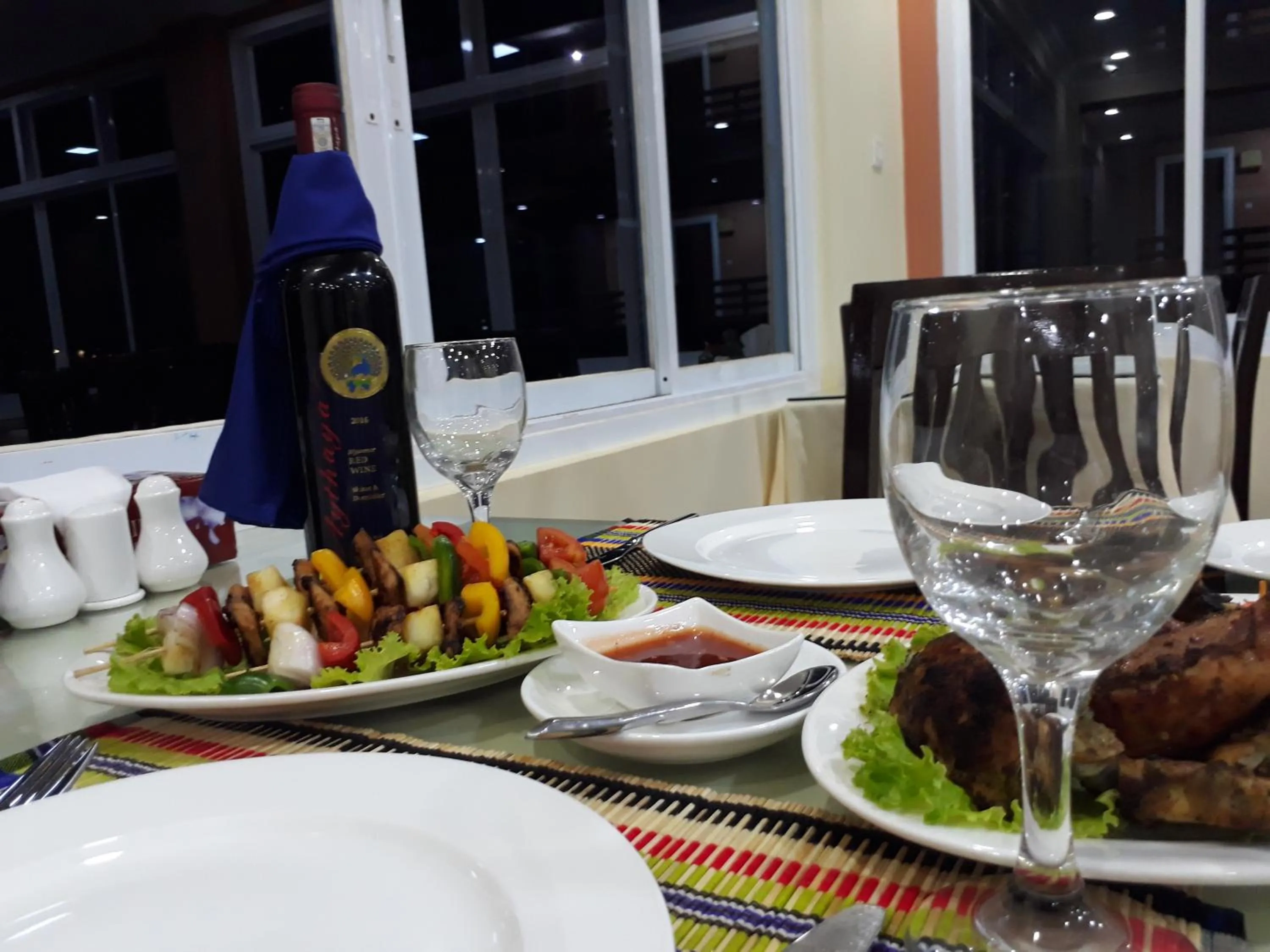 Dinner in Immana Grand Inle Hotel