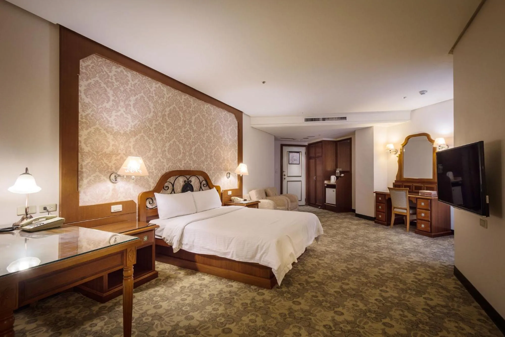 Photo of the whole room, Bed in Guide Hotel Zhongli Zhongzheng