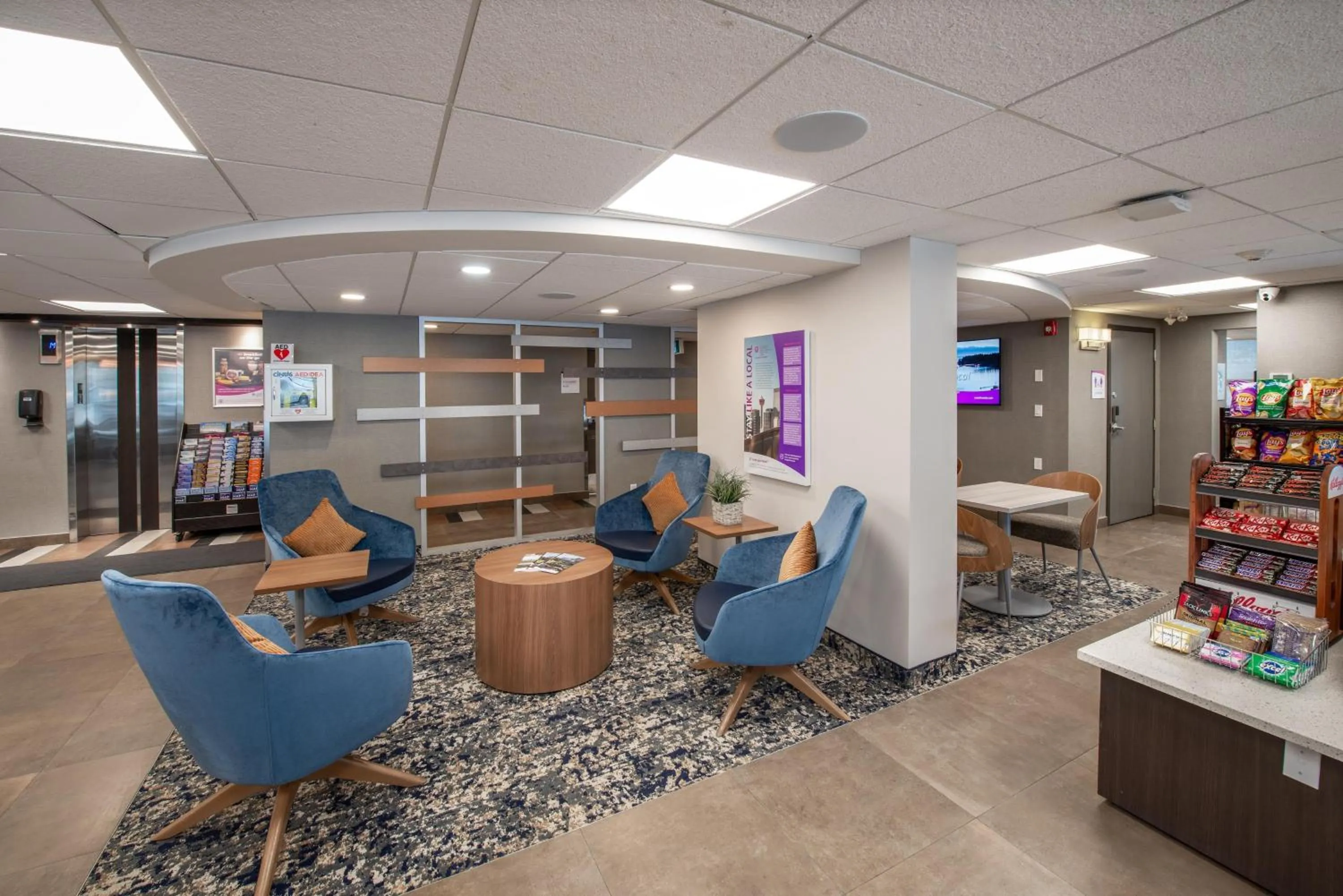 Food and drinks in Coast Calgary Downtown Hotel & Suites by APA