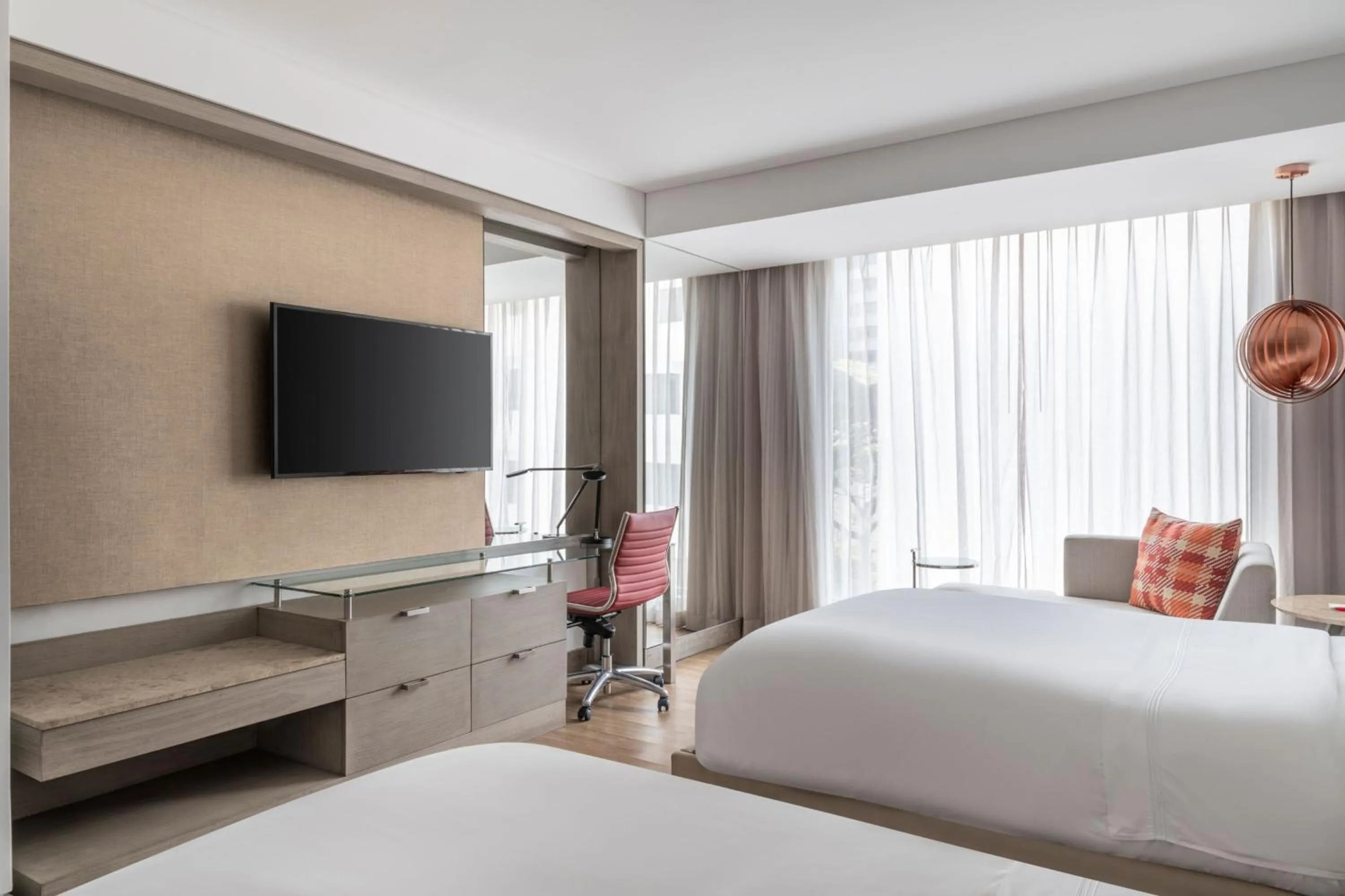 Photo of the whole room, Bed in Medellin Marriott Hotel