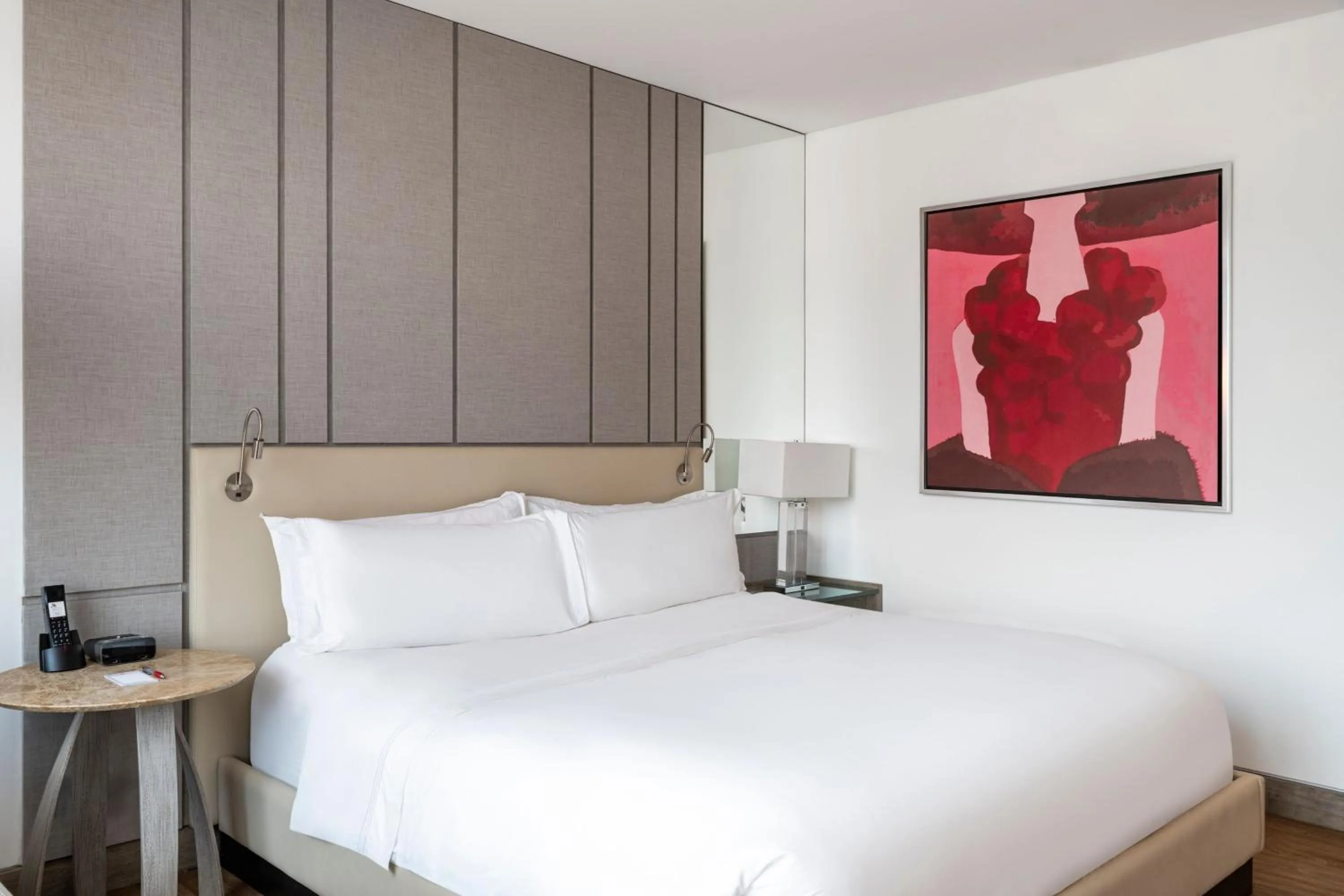 Photo of the whole room, Bed in Medellin Marriott Hotel