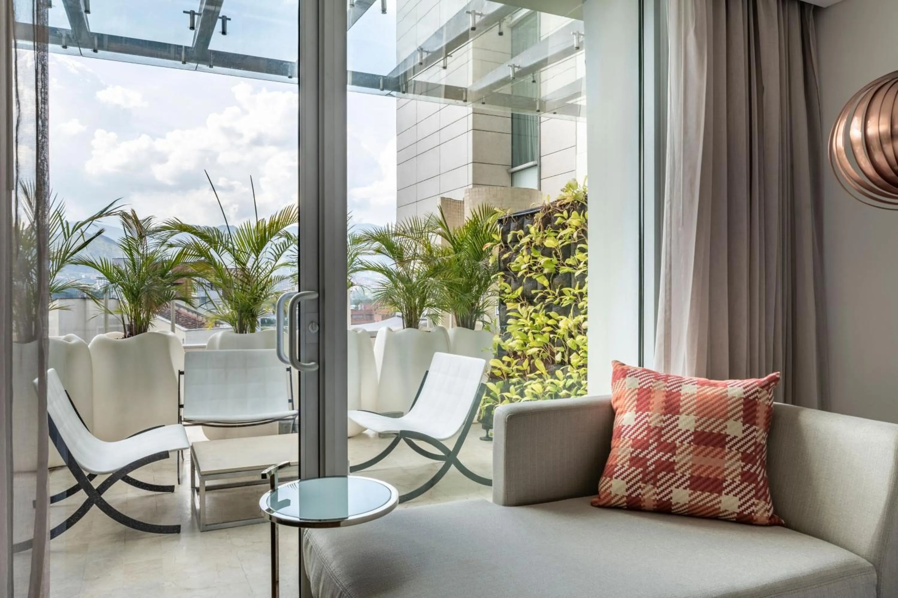 Photo of the whole room in Medellin Marriott Hotel