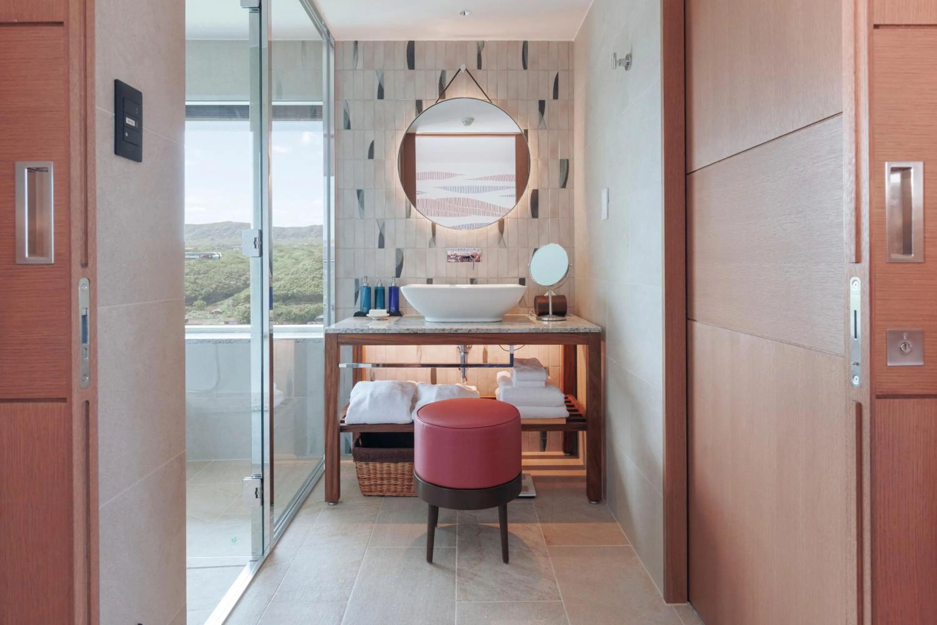 Bathroom, Bed in Shima Kanko Hotel The Classic