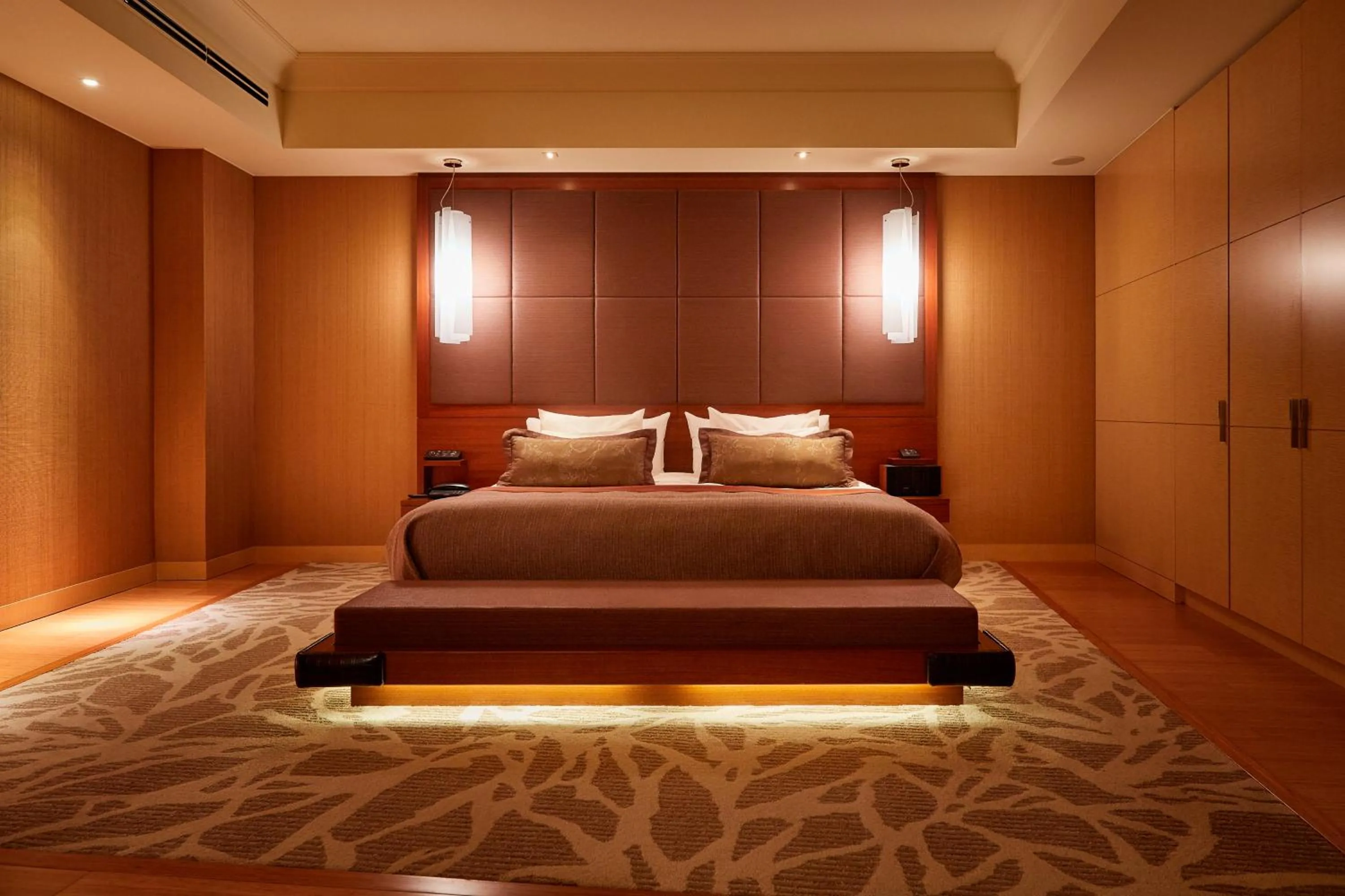 Photo of the whole room, Bed in Shima Kanko Hotel The Bay Suites