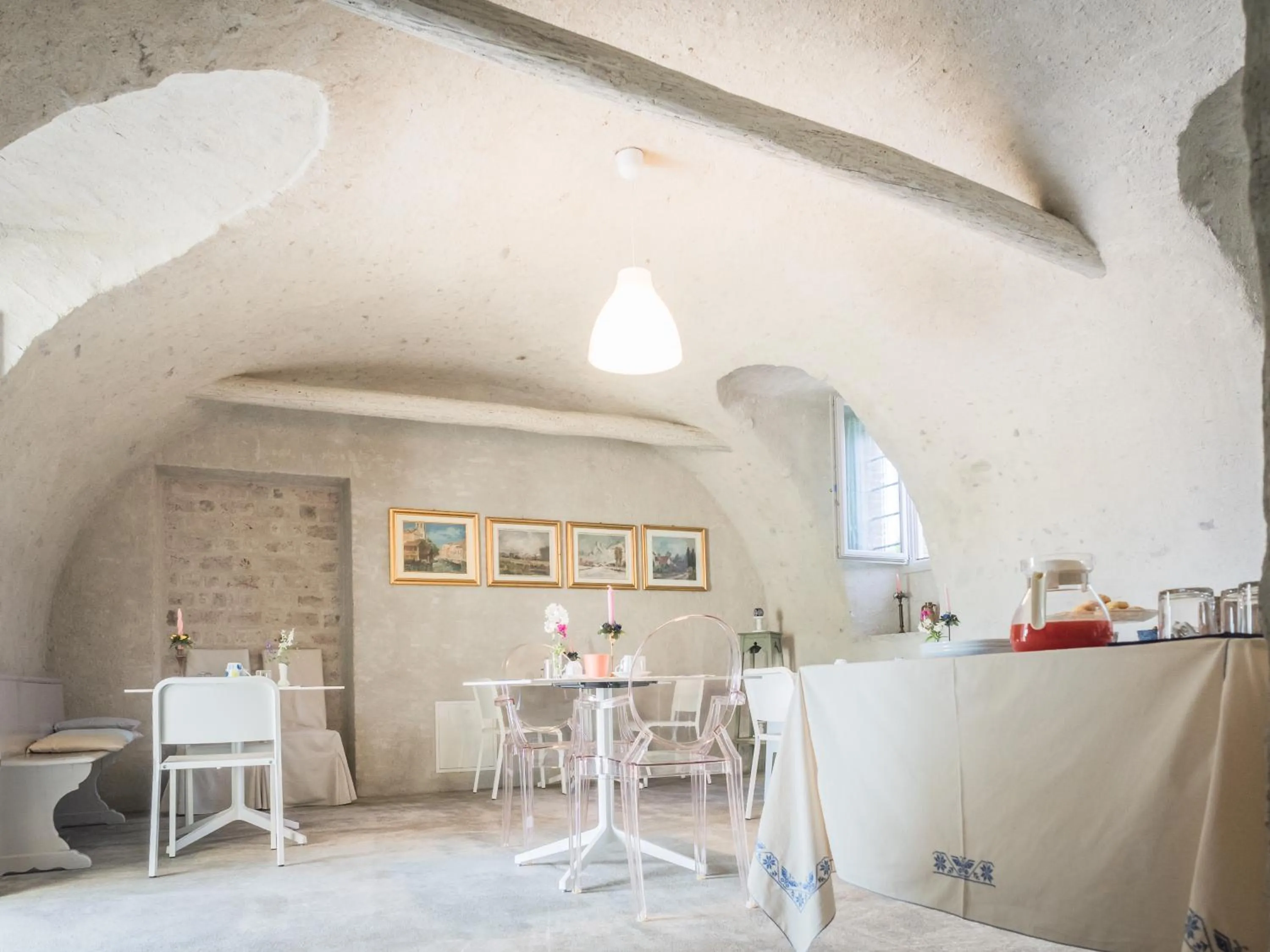 Restaurant/places to eat in Casa Torre Allera