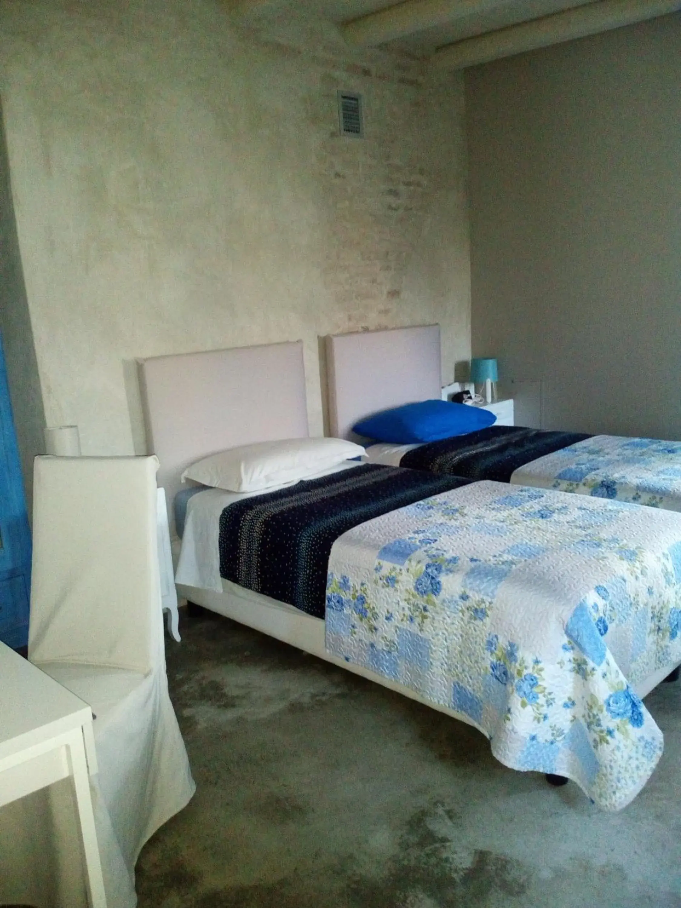 Deluxe Twin Room in Casa Torre Allera Deluxe Twin Room in Casa Torre Allera