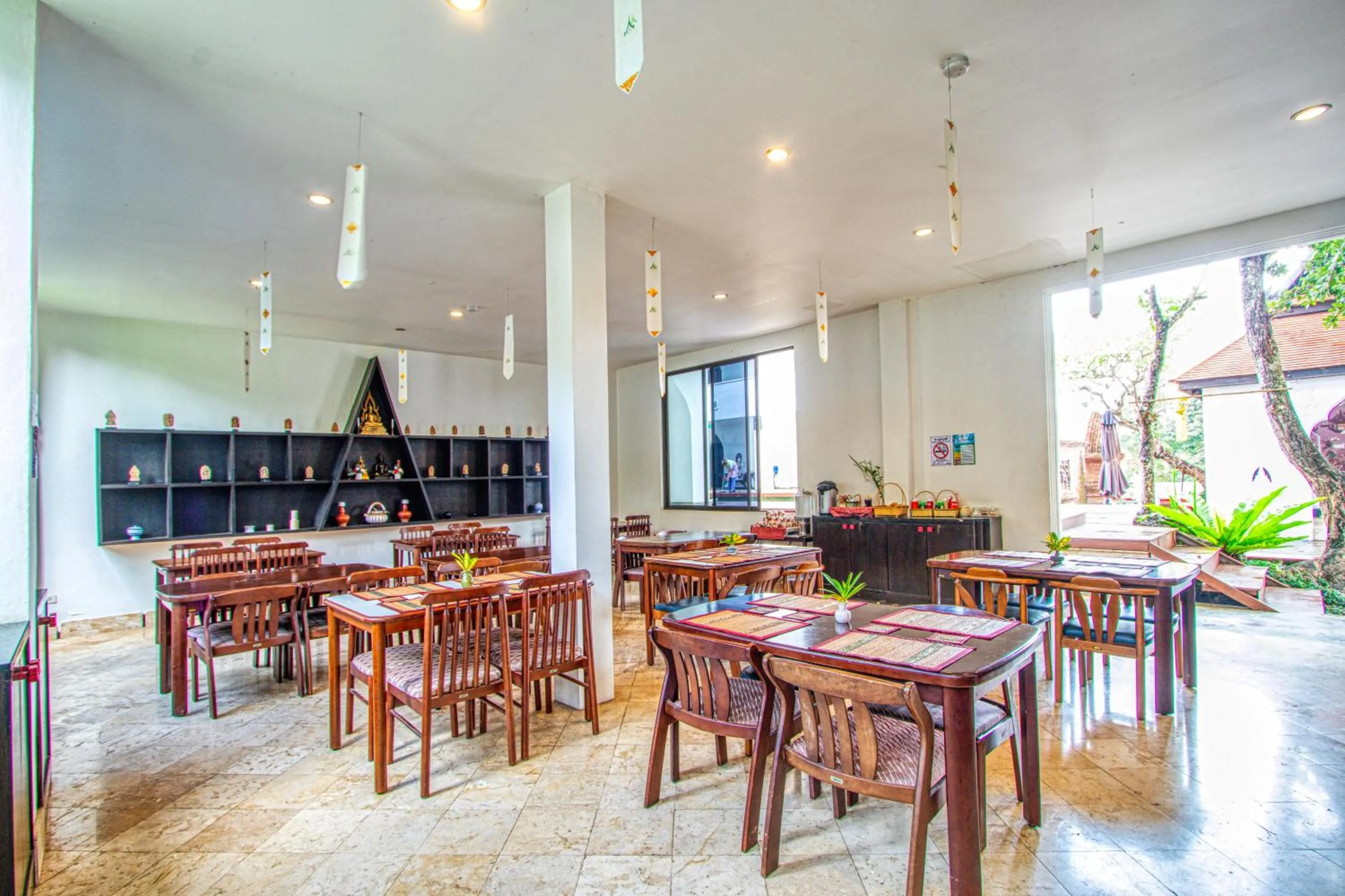 Restaurant/places to eat in Gudi Boutique Hotel