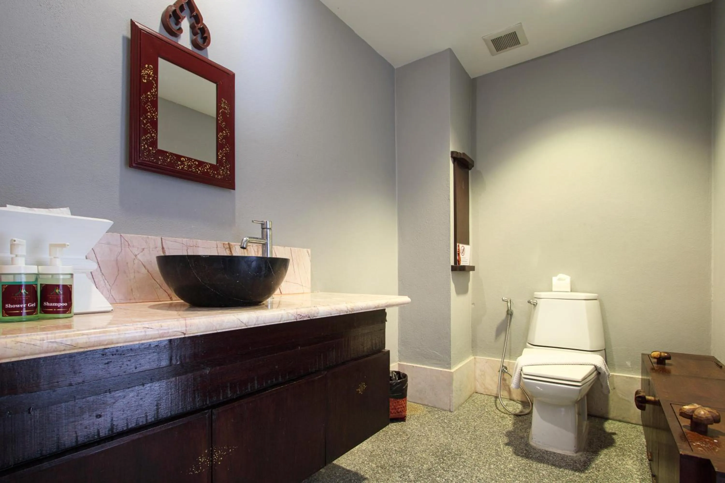 Toilet in Gudi Boutique Hotel