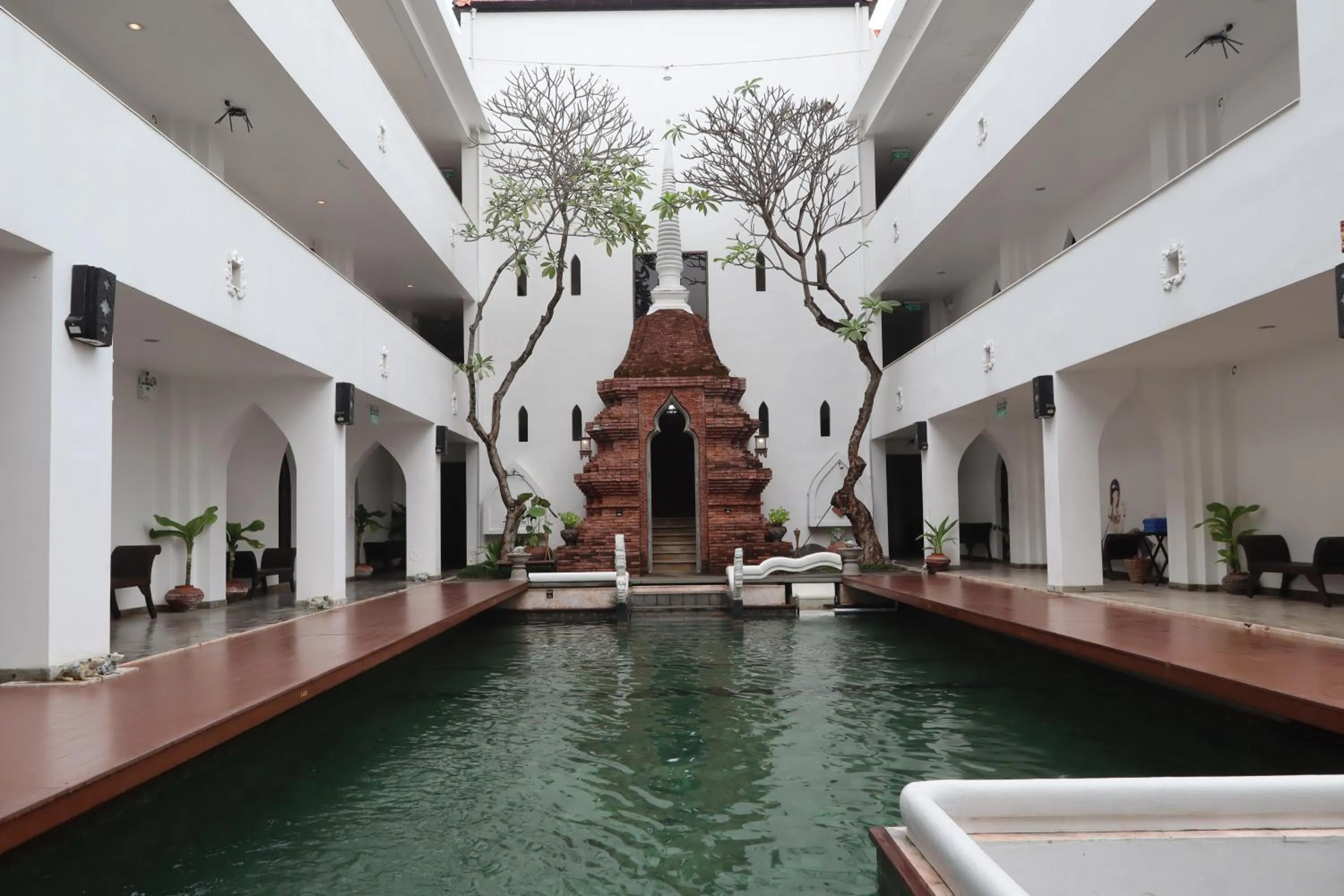 Swimming pool in Gudi Boutique Hotel