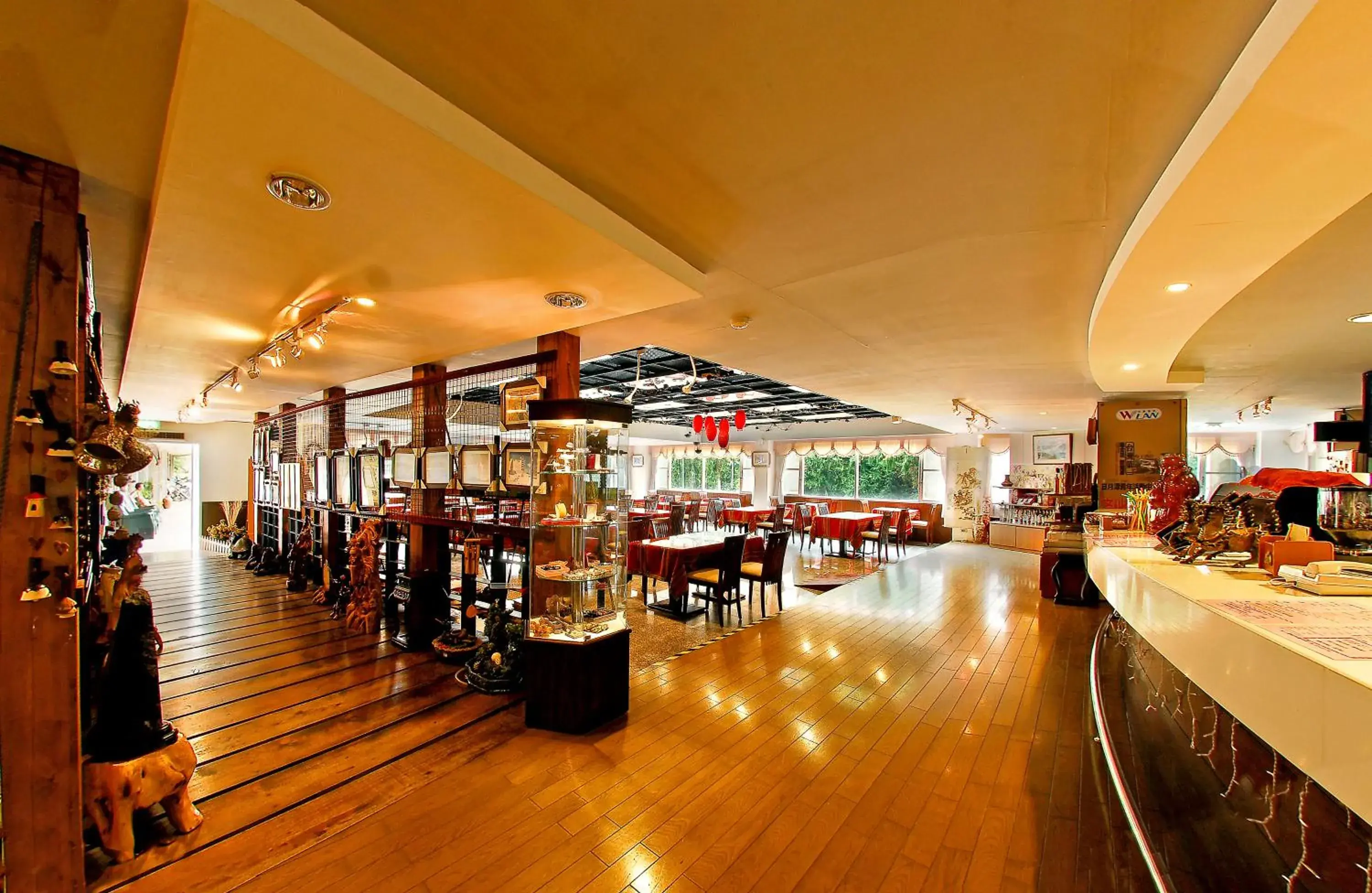 Restaurant/places to eat in Sun Moon Lake Youth Hostel Restaurant/places to eat in Sun Moon Lake Youth Hostel