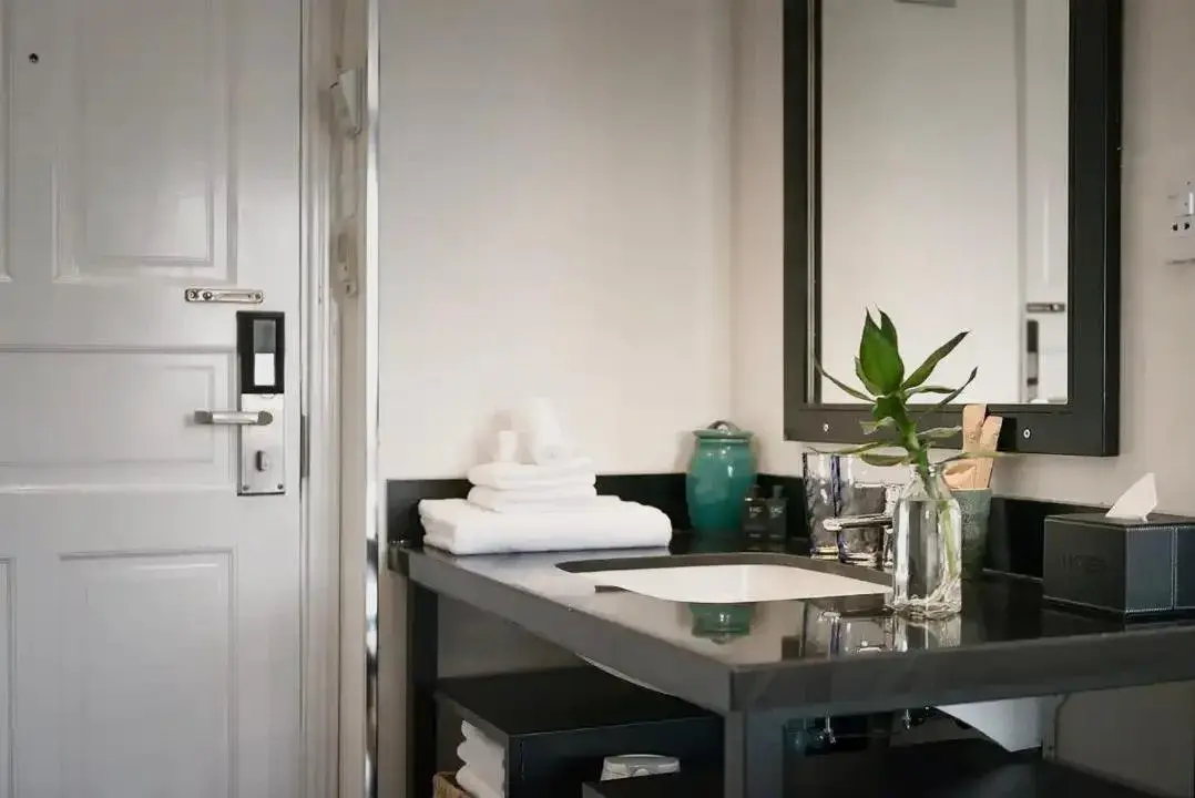 C Central Hotel- Đề Thám Bùi Viện Walking Street C Central Hotel- Đề Thám Bùi Viện Walking Street