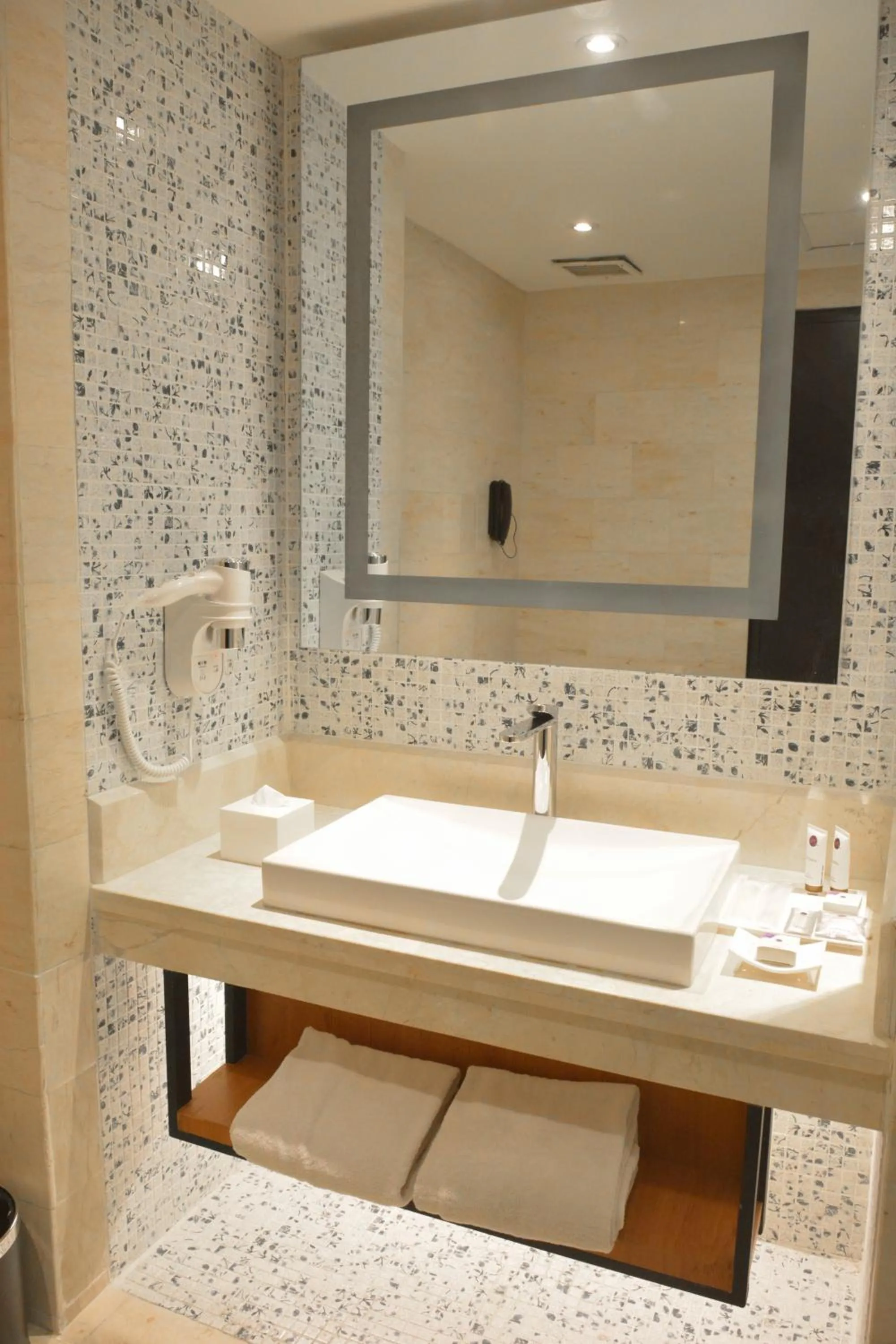 Bathroom in Grand Mercure Medan Angkasa