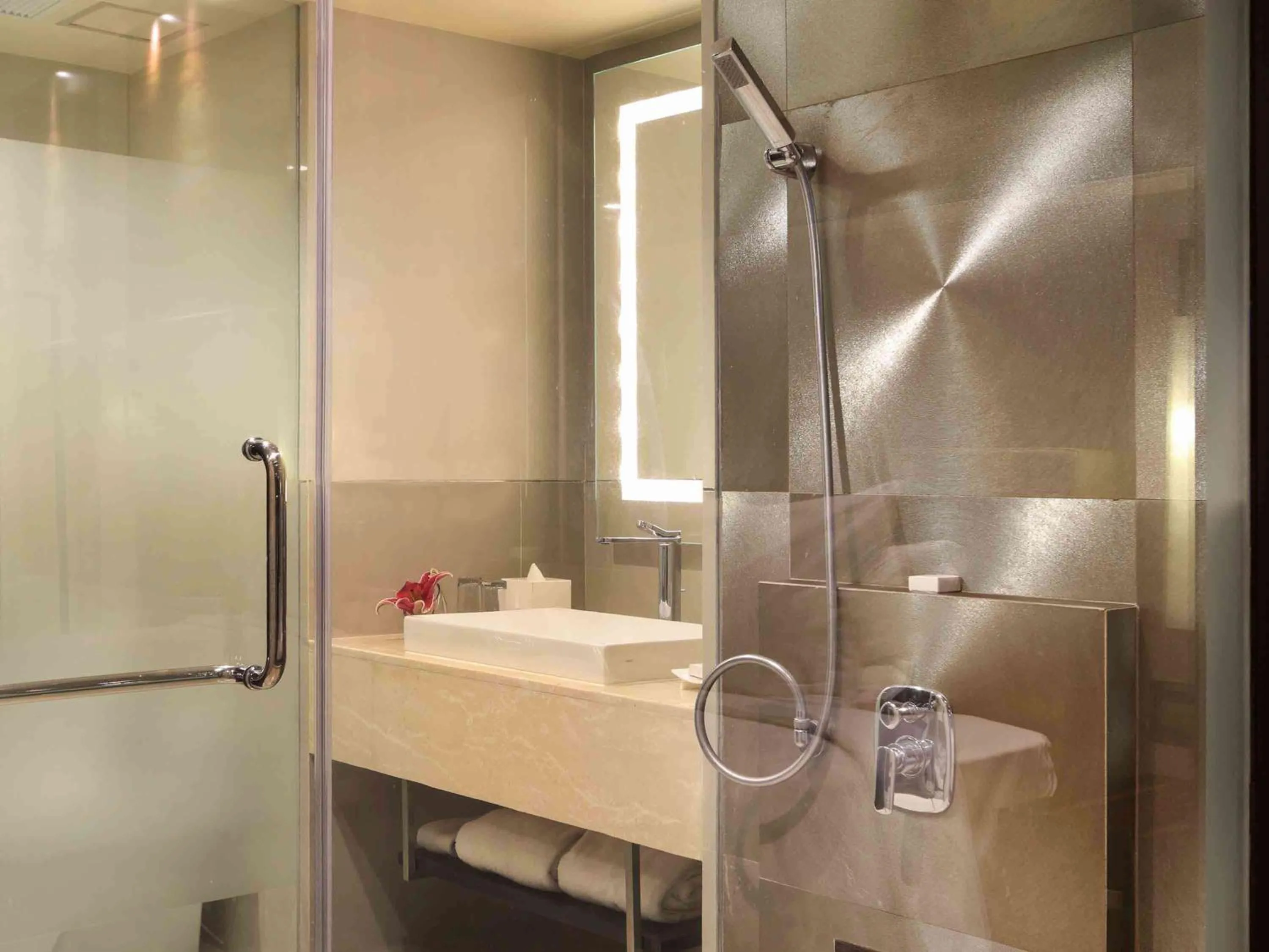 Premier Twin Room in Grand Mercure Medan Angkasa