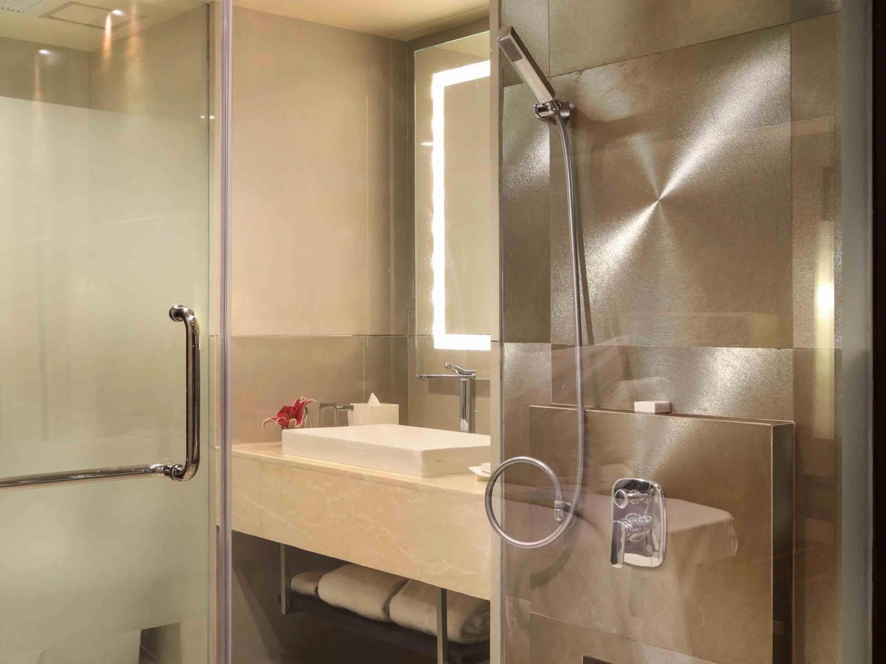 Bedroom in Grand Mercure Medan Angkasa