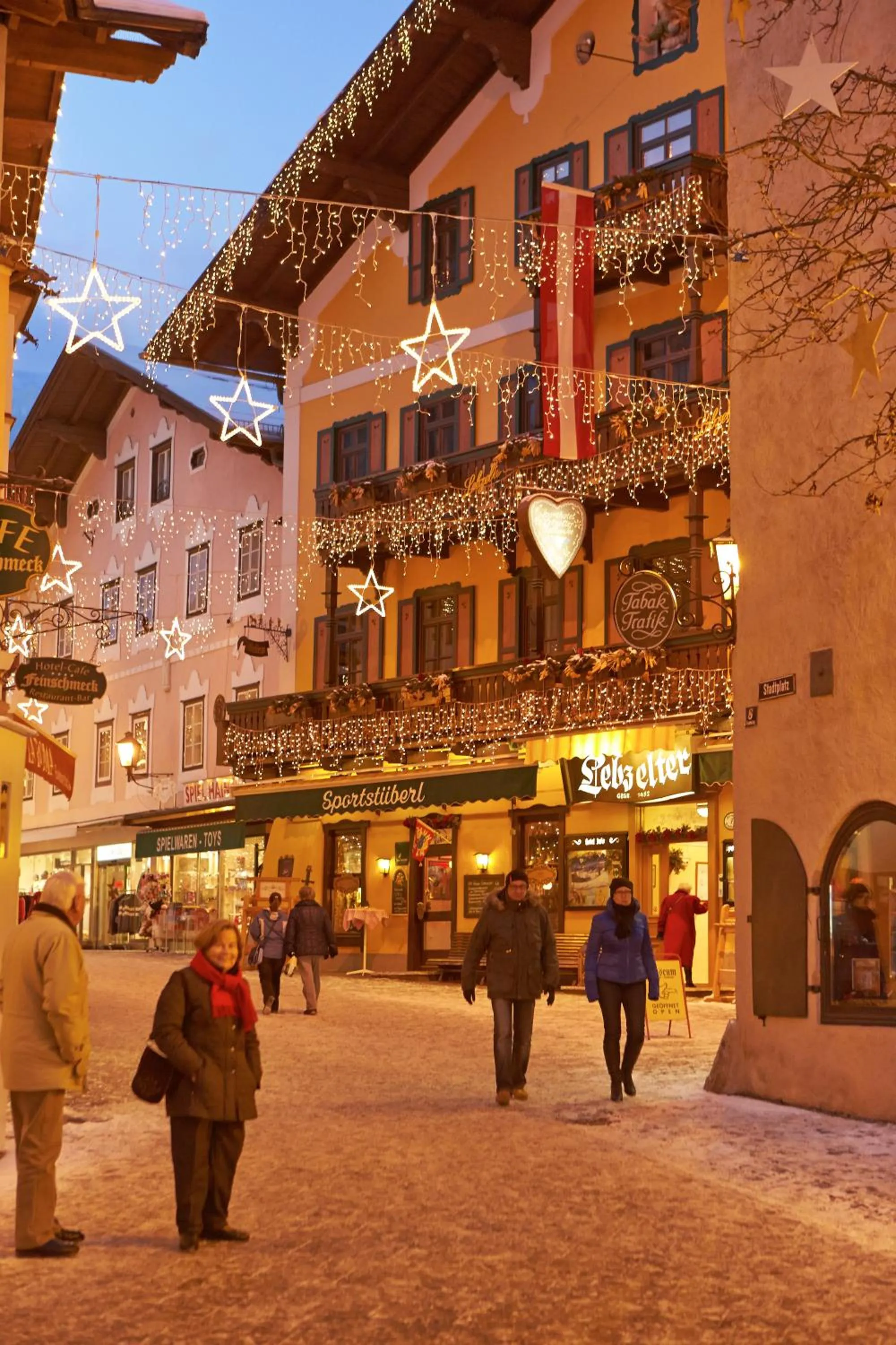 Facade/entrance in Hotel Lebzelter