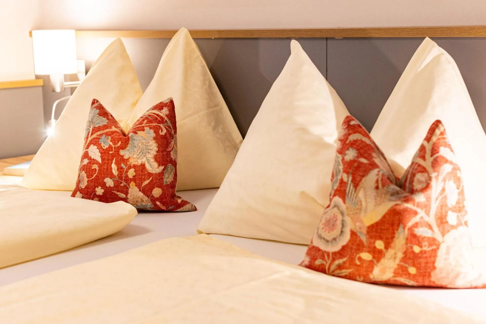 Bed in Hotel Lebzelter